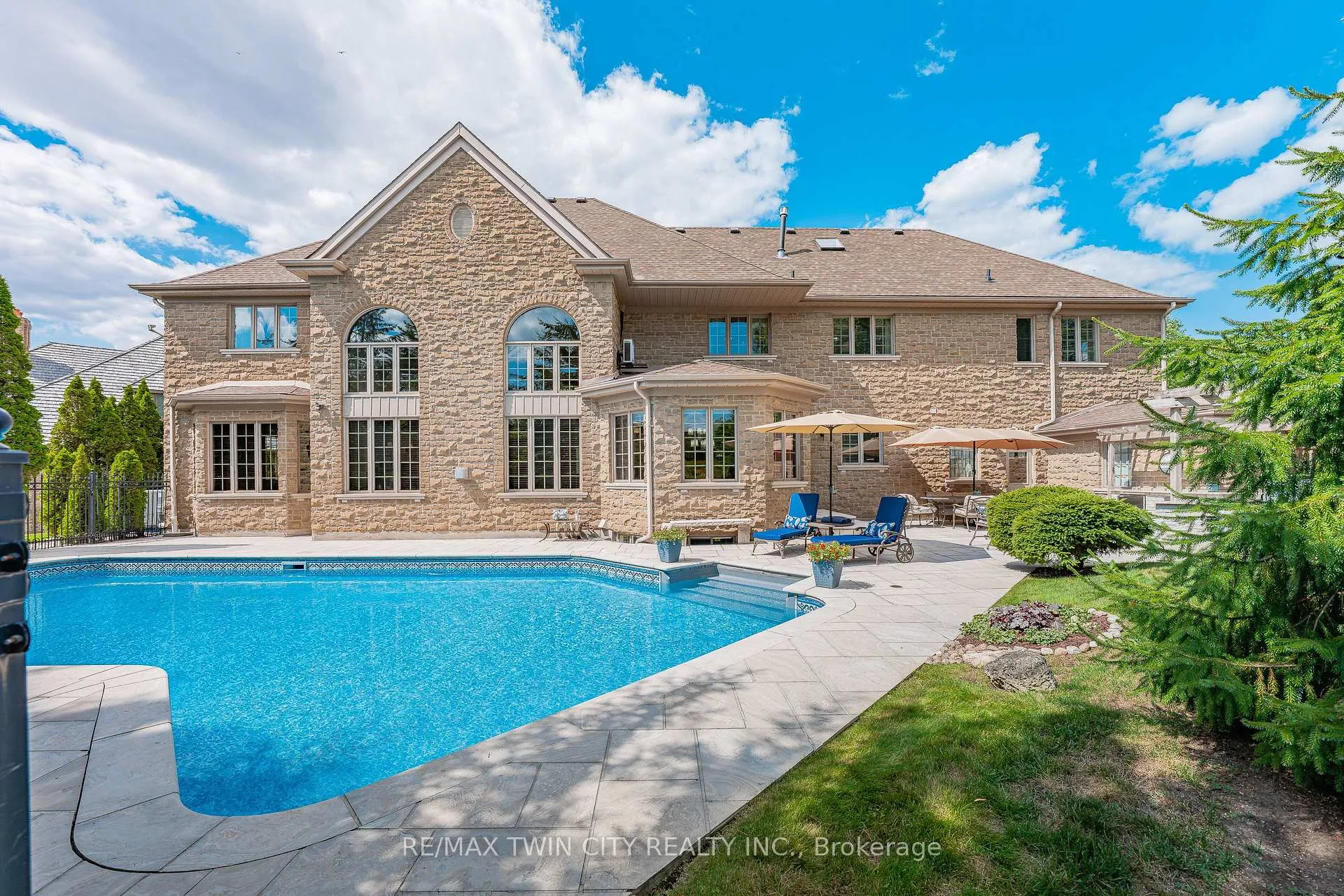 Photo 42 of 375 River Oak Place, Waterloo — HOMEH