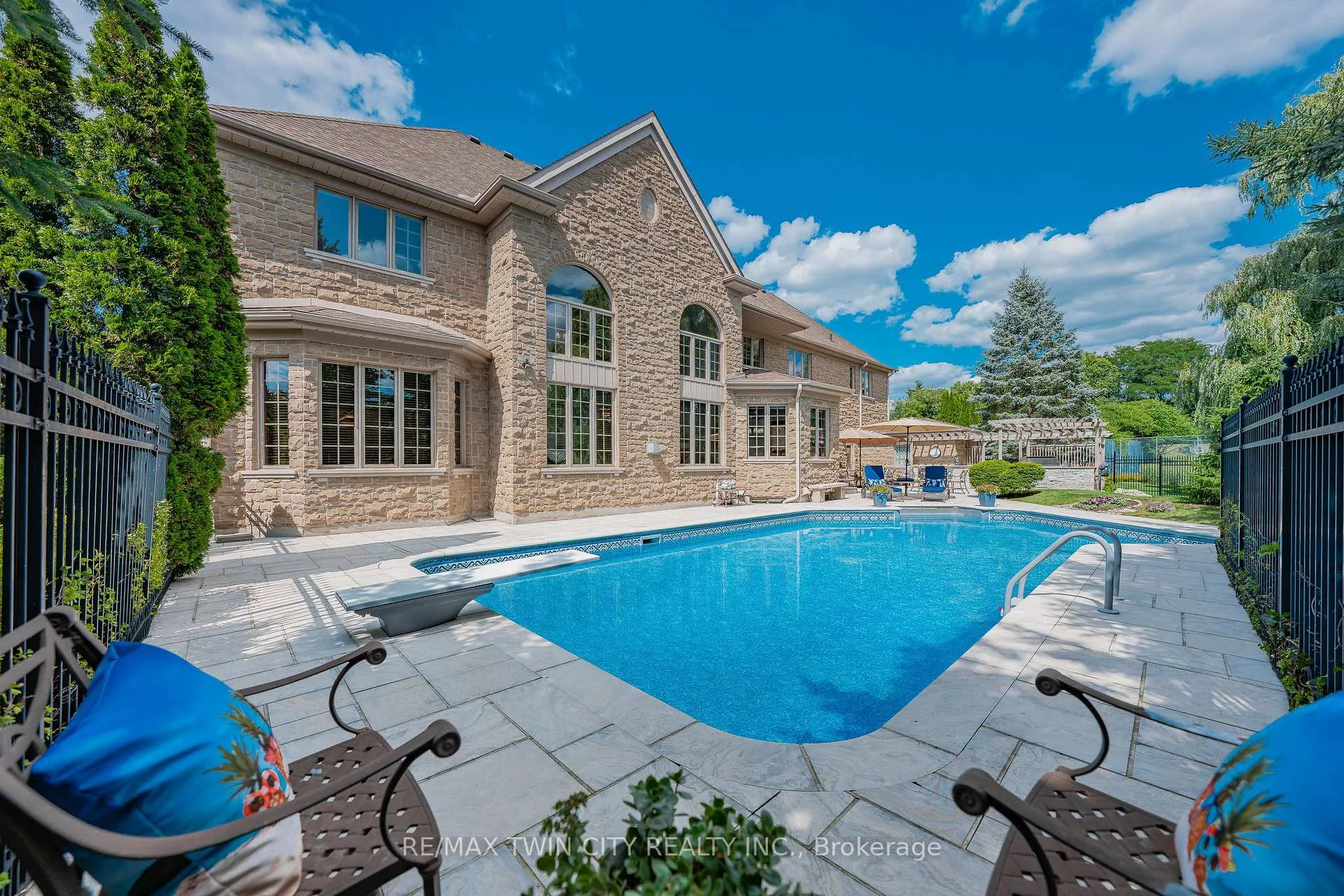 Photo 44 of 375 River Oak Place, Waterloo — HOMEH