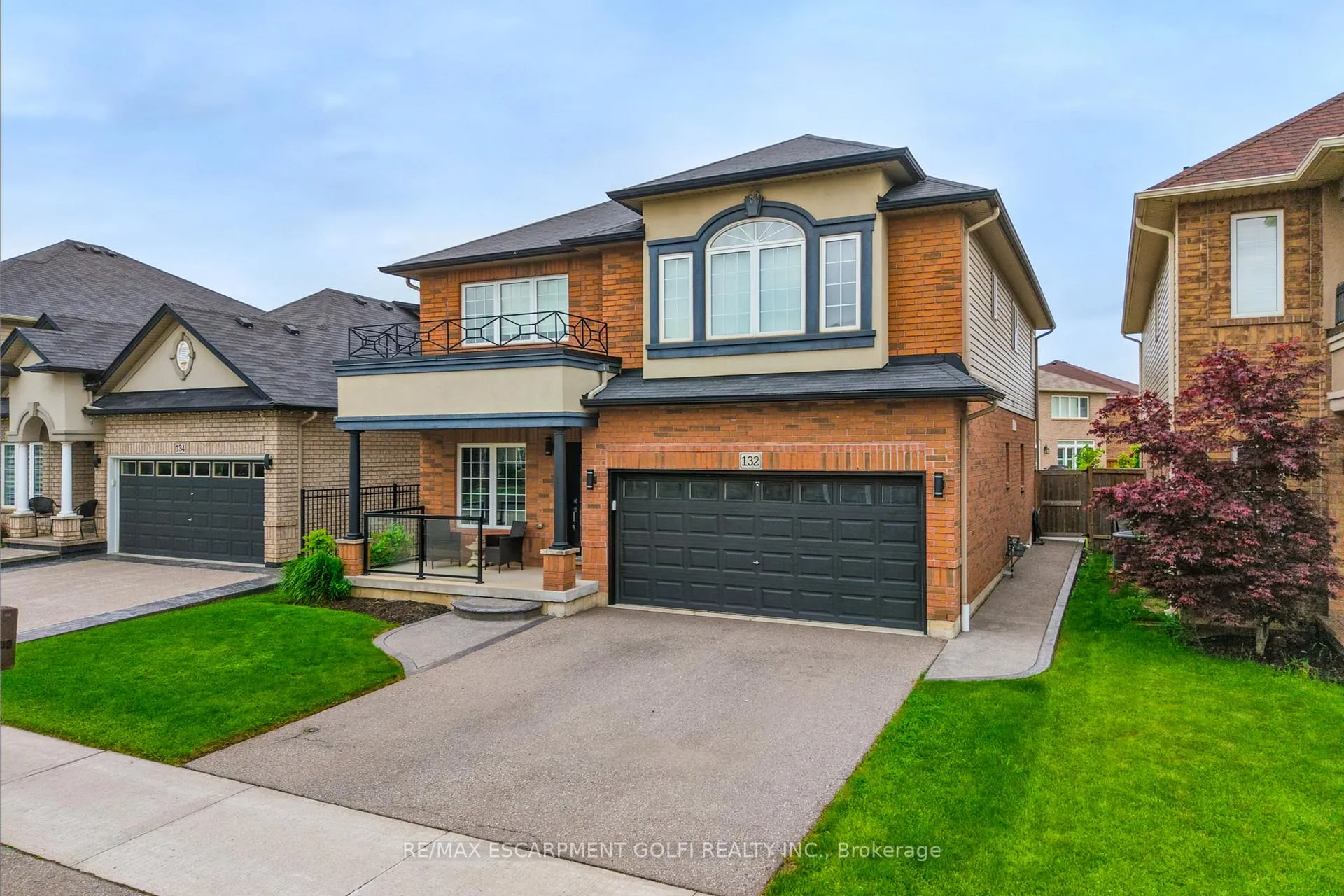 Photo 2 of 132 Lampman Drive, Grimsby, Grimsby West — HOMEH