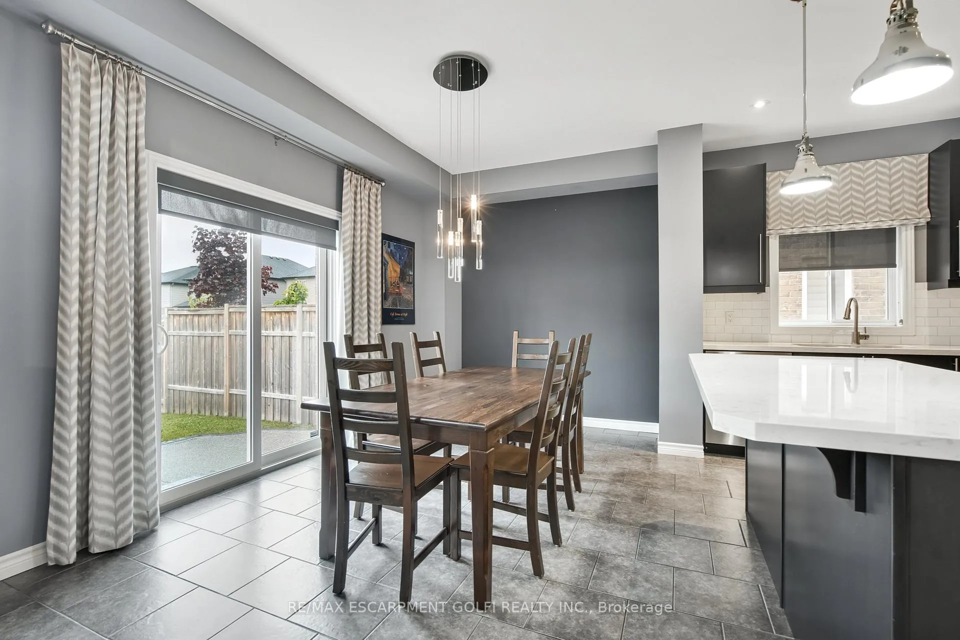 Photo 14 of 132 Lampman Drive, Grimsby, Grimsby West — HOMEH