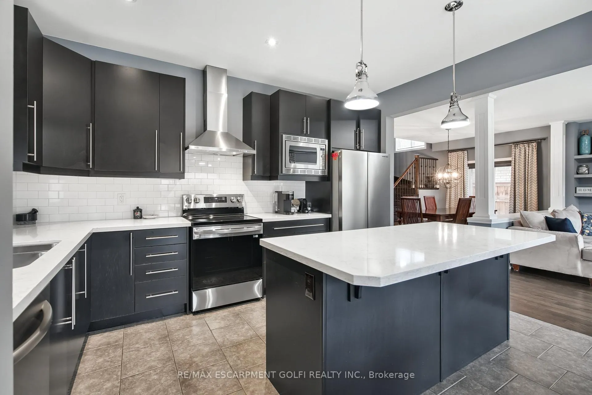 Photo 15 of 132 Lampman Drive, Grimsby, Grimsby West — HOMEH