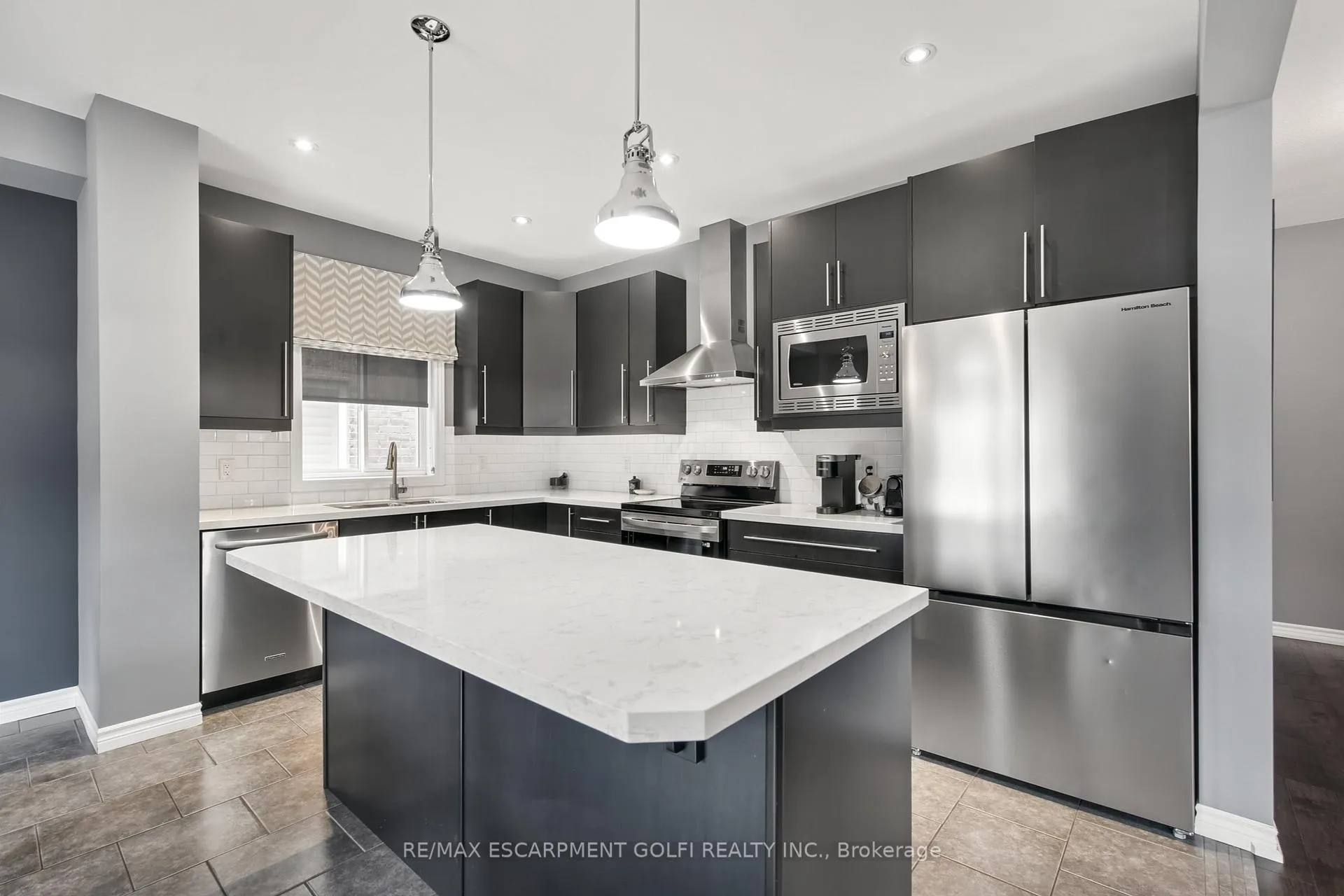 Photo 16 of 132 Lampman Drive, Grimsby, Grimsby West — HOMEH