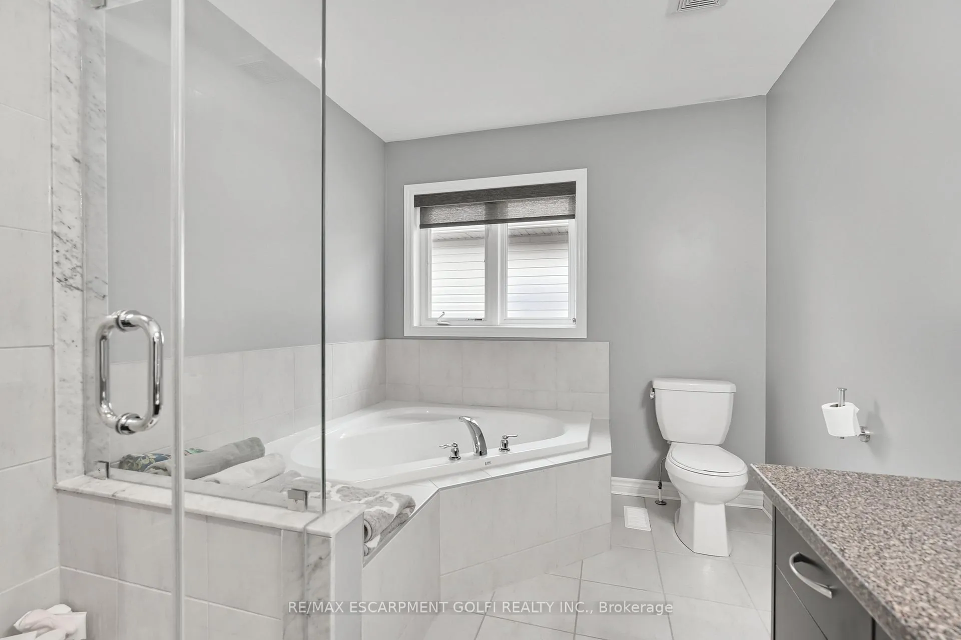 Photo 25 of 132 Lampman Drive, Grimsby, Grimsby West — HOMEH