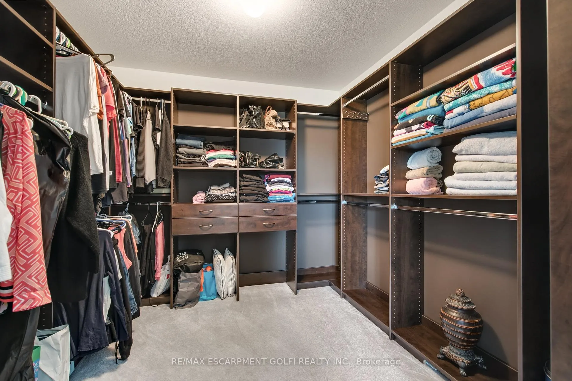 Photo 26 of 132 Lampman Drive, Grimsby, Grimsby West — HOMEH