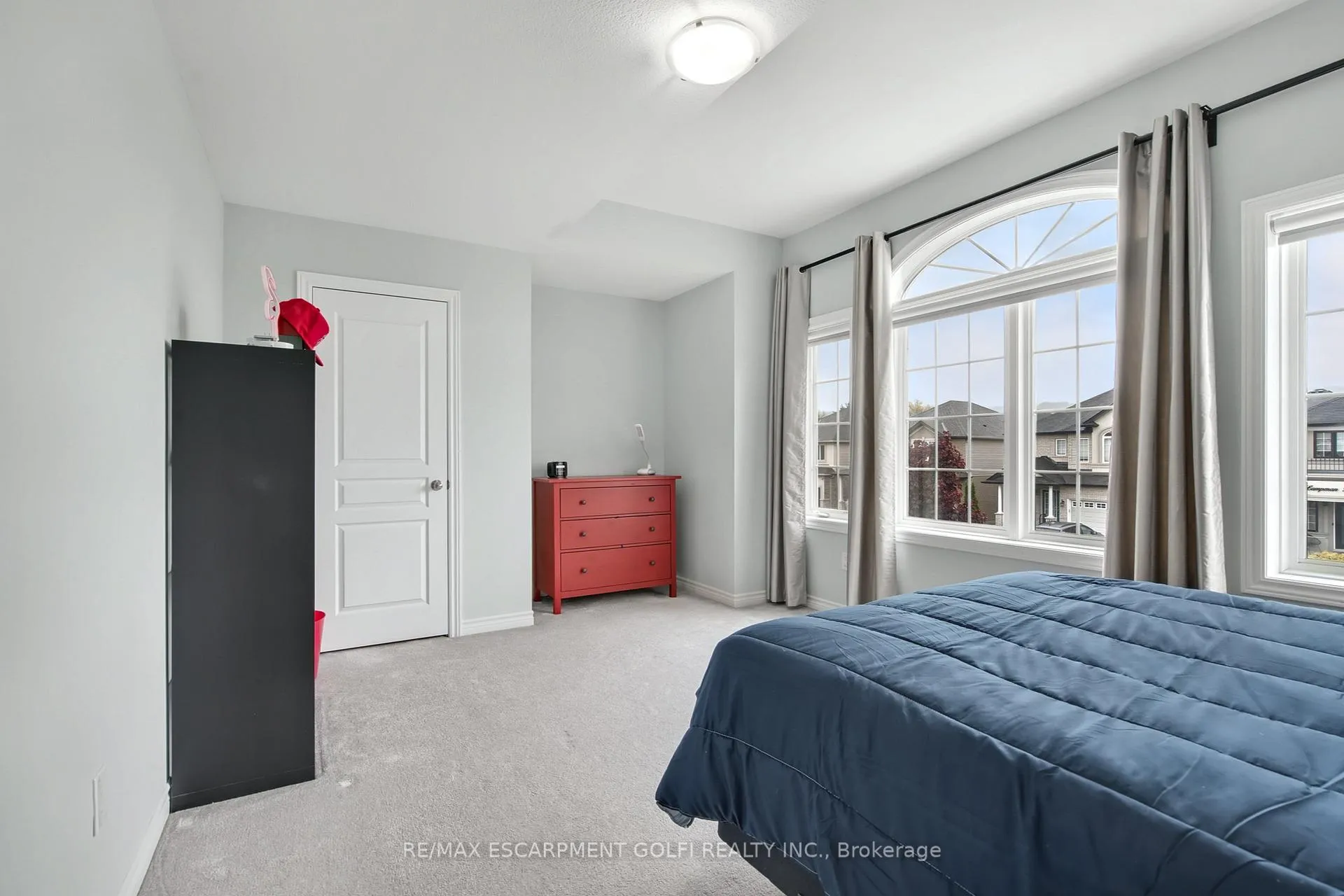 Photo 28 of 132 Lampman Drive, Grimsby, Grimsby West — HOMEH