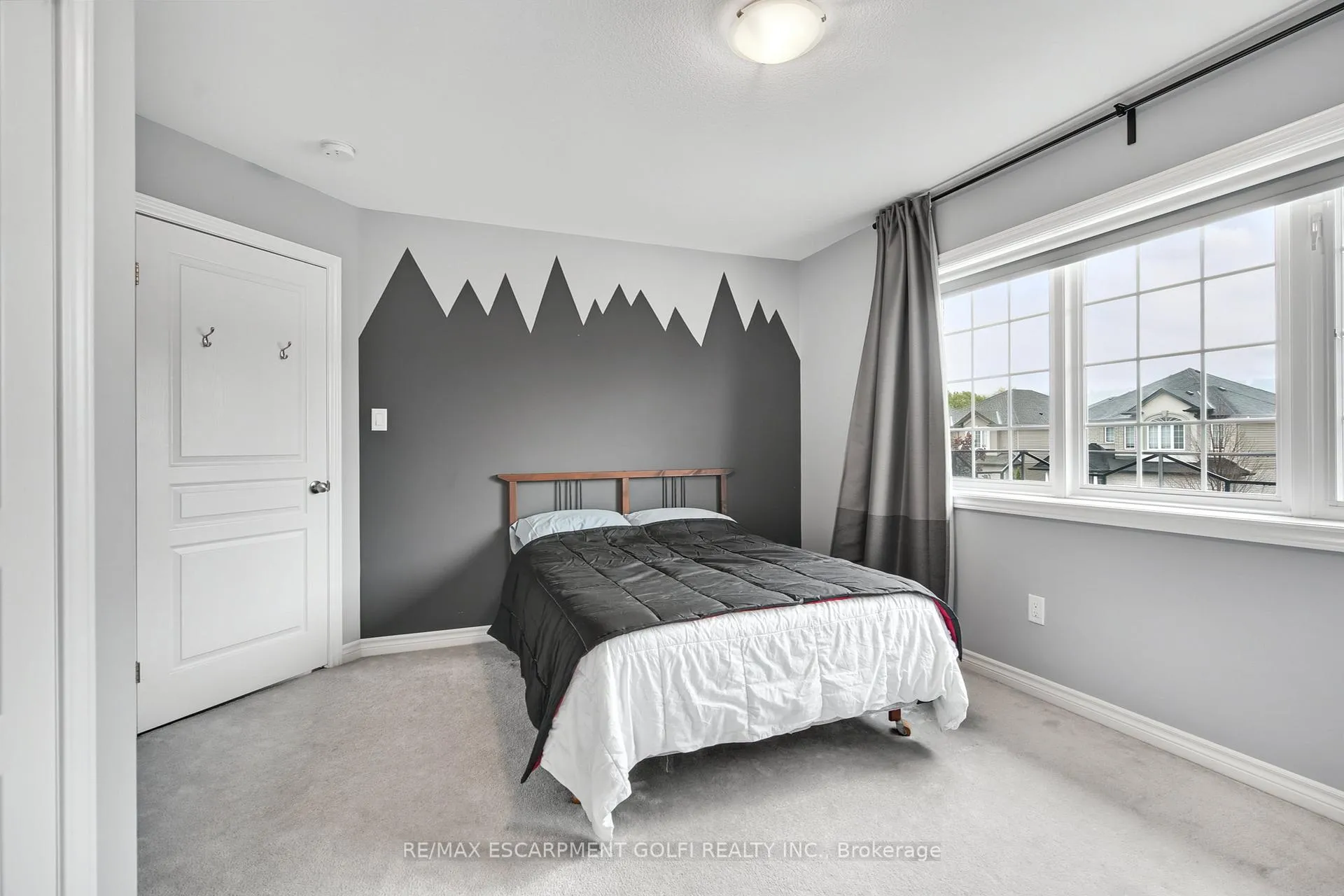 Photo 29 of 132 Lampman Drive, Grimsby, Grimsby West — HOMEH