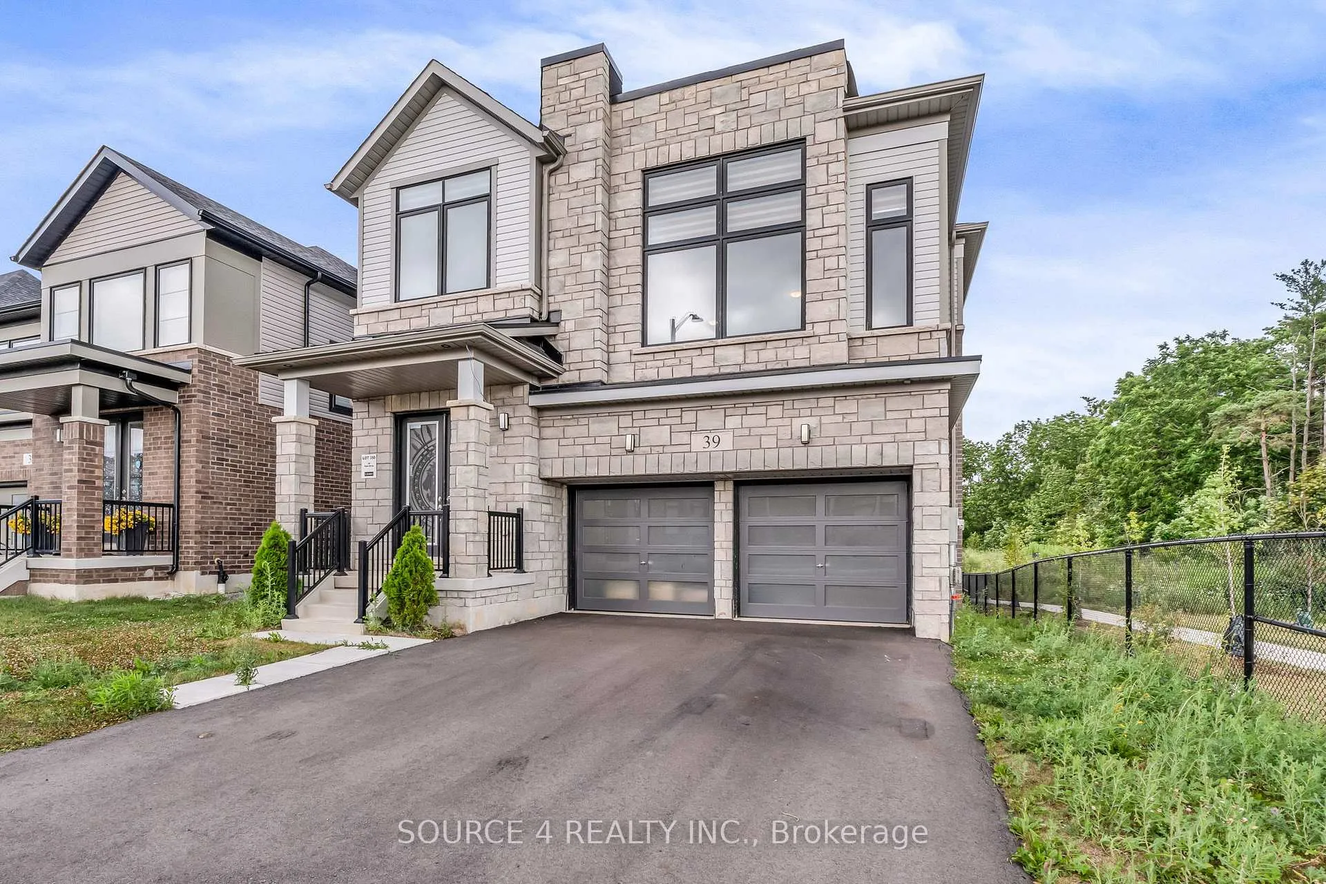 Photo 2 of 39 Yale Drive, Hamilton, Mount Hope — HOMEH