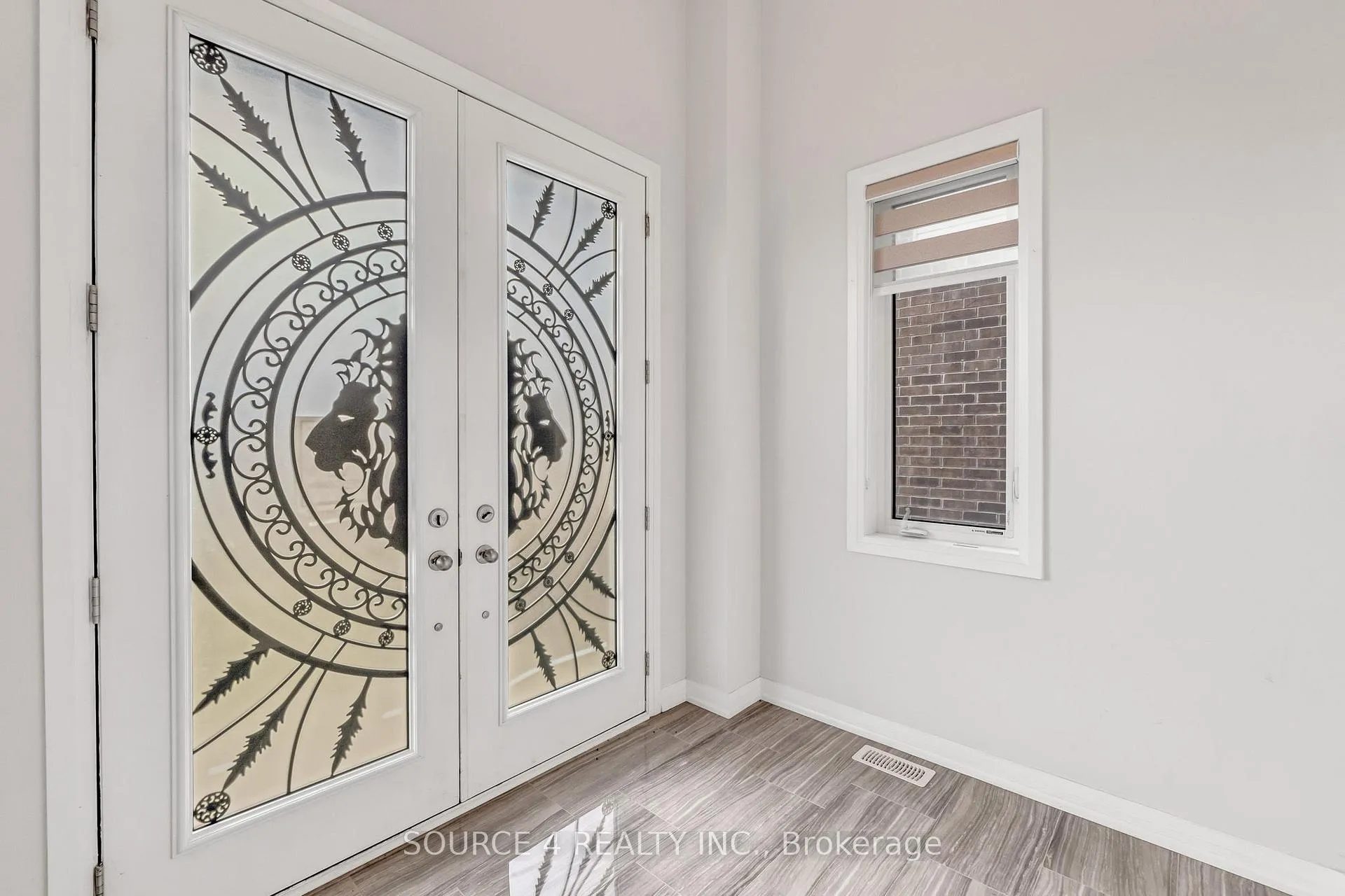 Photo 3 of 39 Yale Drive, Hamilton, Mount Hope — HOMEH