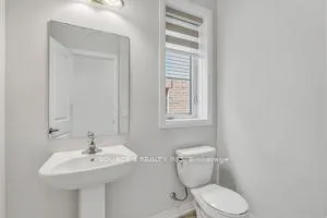 Photo 5 of 39 Yale Drive, Hamilton, Mount Hope — HOMEH