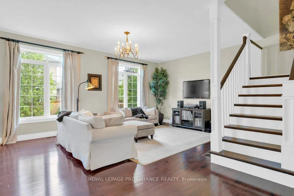 Photo 9 of 4 Meagher Place, Belleville, Belleville Ward — HOMEH