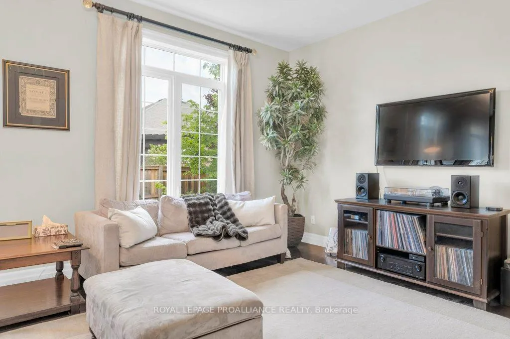 Photo 11 of 4 Meagher Place, Belleville, Belleville Ward — HOMEH