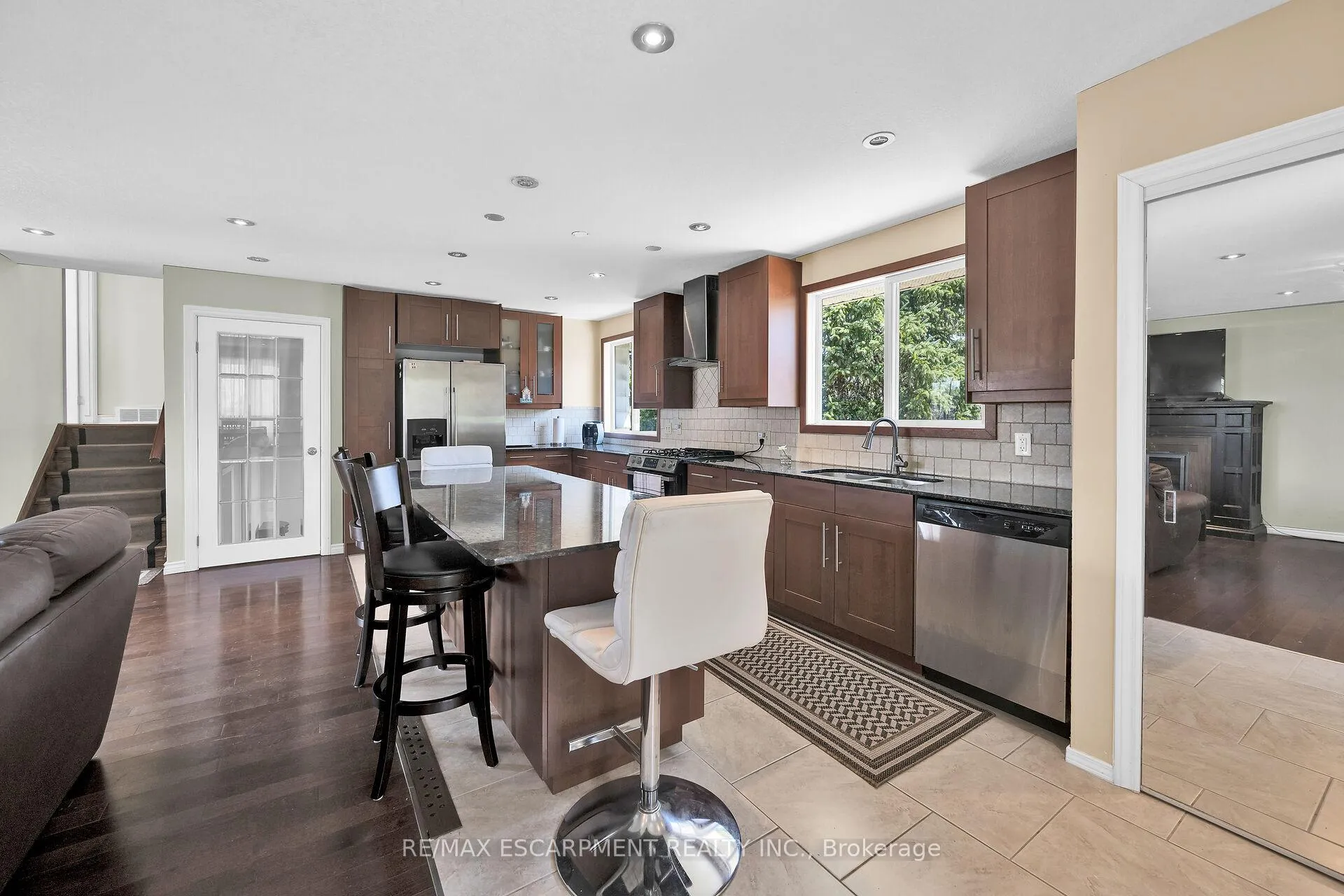 Photo 4 of 2 Par Place, Hamilton, Gershome — HOMEH