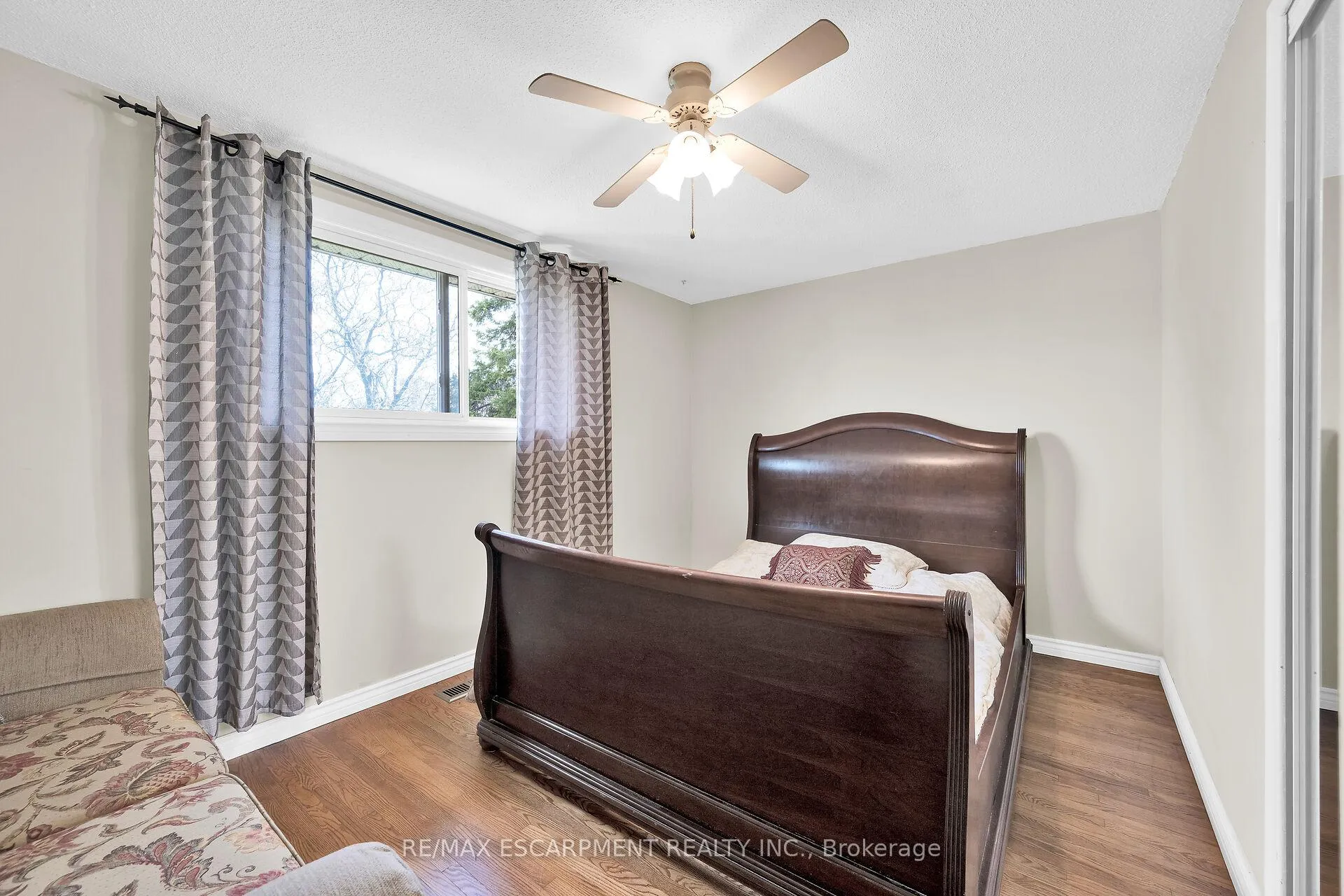 Photo 7 of 2 Par Place, Hamilton, Gershome — HOMEH