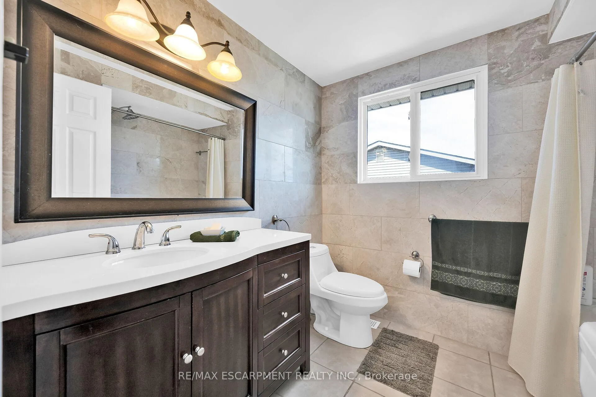 Photo 8 of 2 Par Place, Hamilton, Gershome — HOMEH