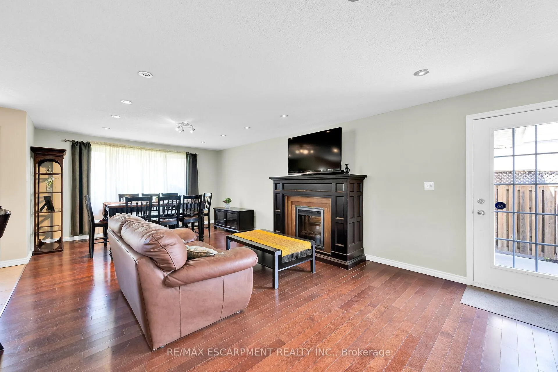Photo 13 of 2 Par Place, Hamilton, Gershome — HOMEH