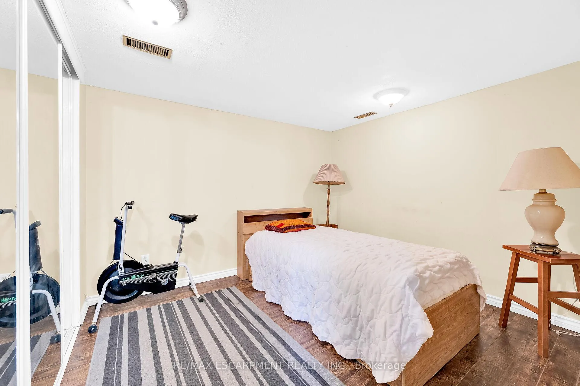 Photo 16 of 2 Par Place, Hamilton, Gershome — HOMEH