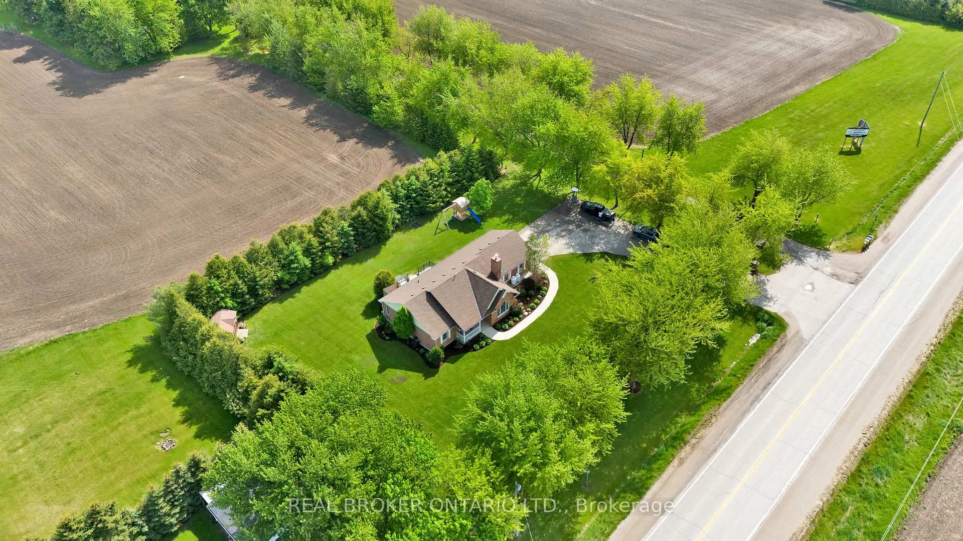 Photo 3 of 7635 Wellington Road 7, Mapleton, Rural Mapleton — HOMEH