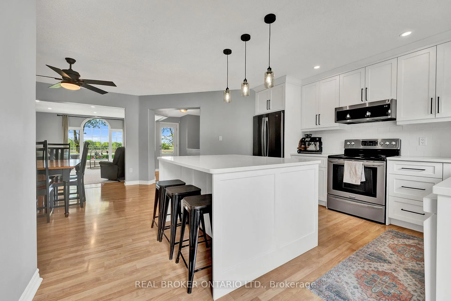 Photo 4 of 7635 Wellington Road 7, Mapleton, Rural Mapleton — HOMEH