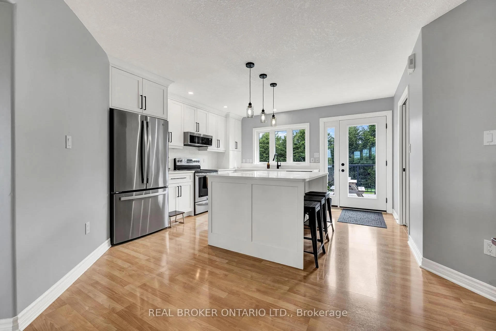 Photo 5 of 7635 Wellington Road 7, Mapleton, Rural Mapleton — HOMEH