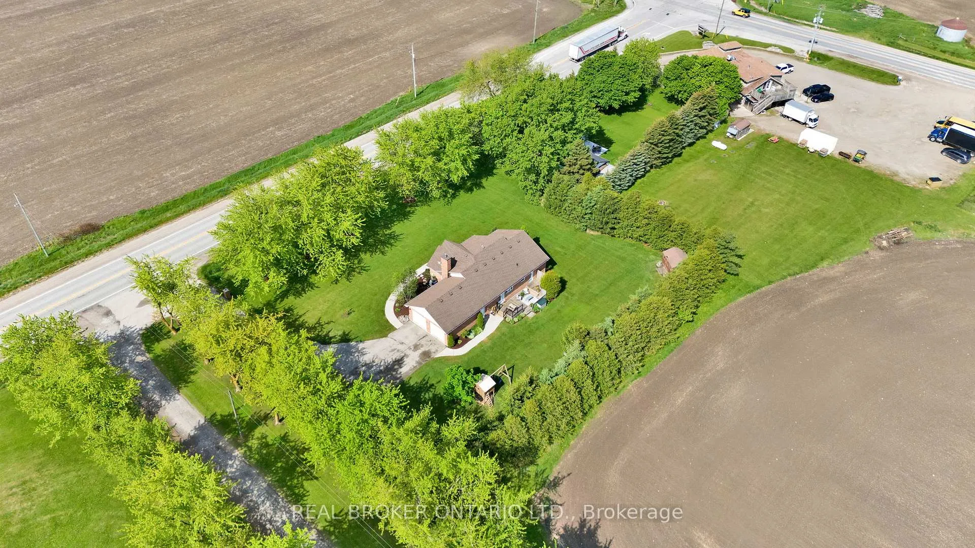 Photo 36 of 7635 Wellington Road 7, Mapleton, Rural Mapleton — HOMEH