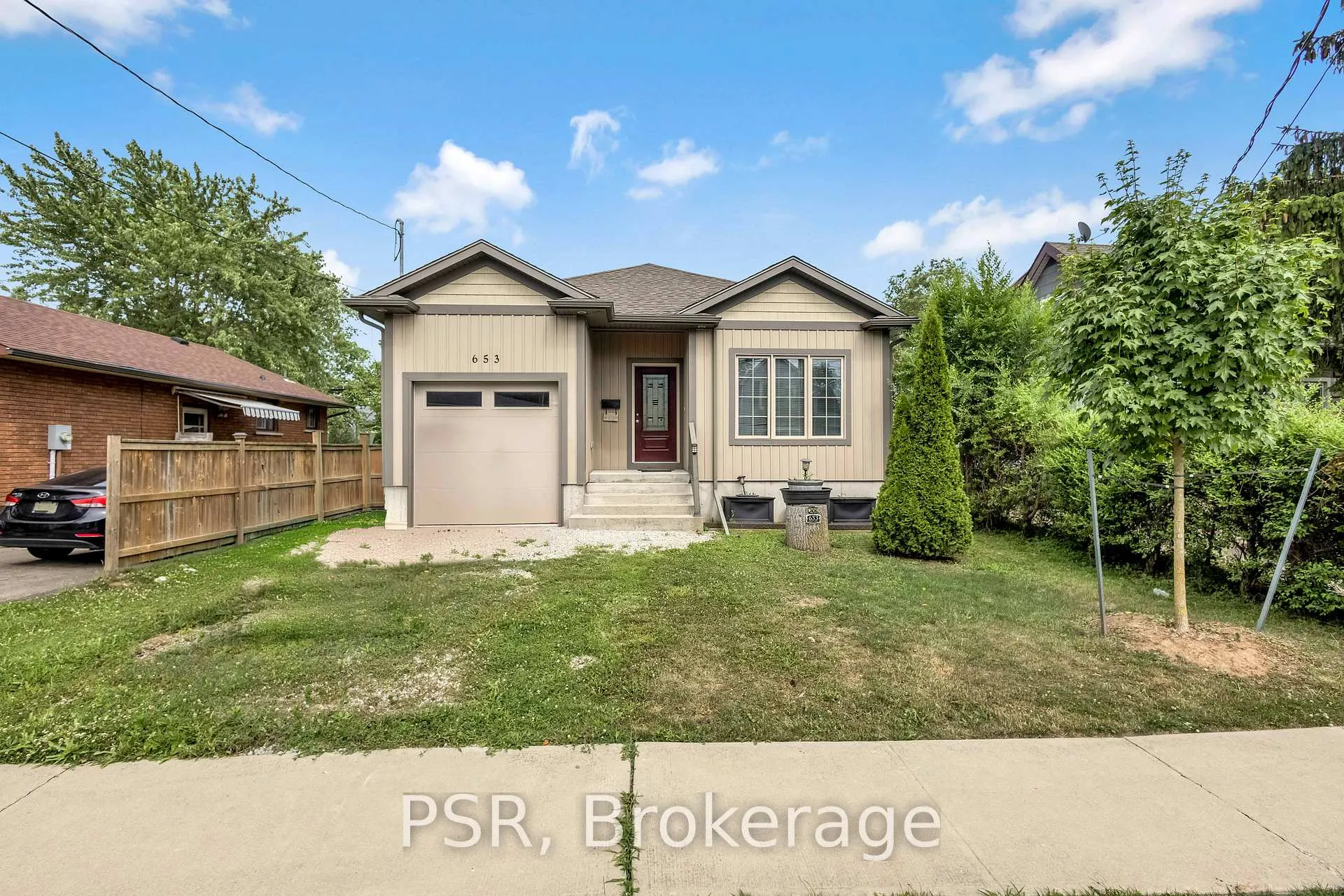 Photo 2 of 653 Deere Street, Welland, Lincoln/Crowland — HOMEH