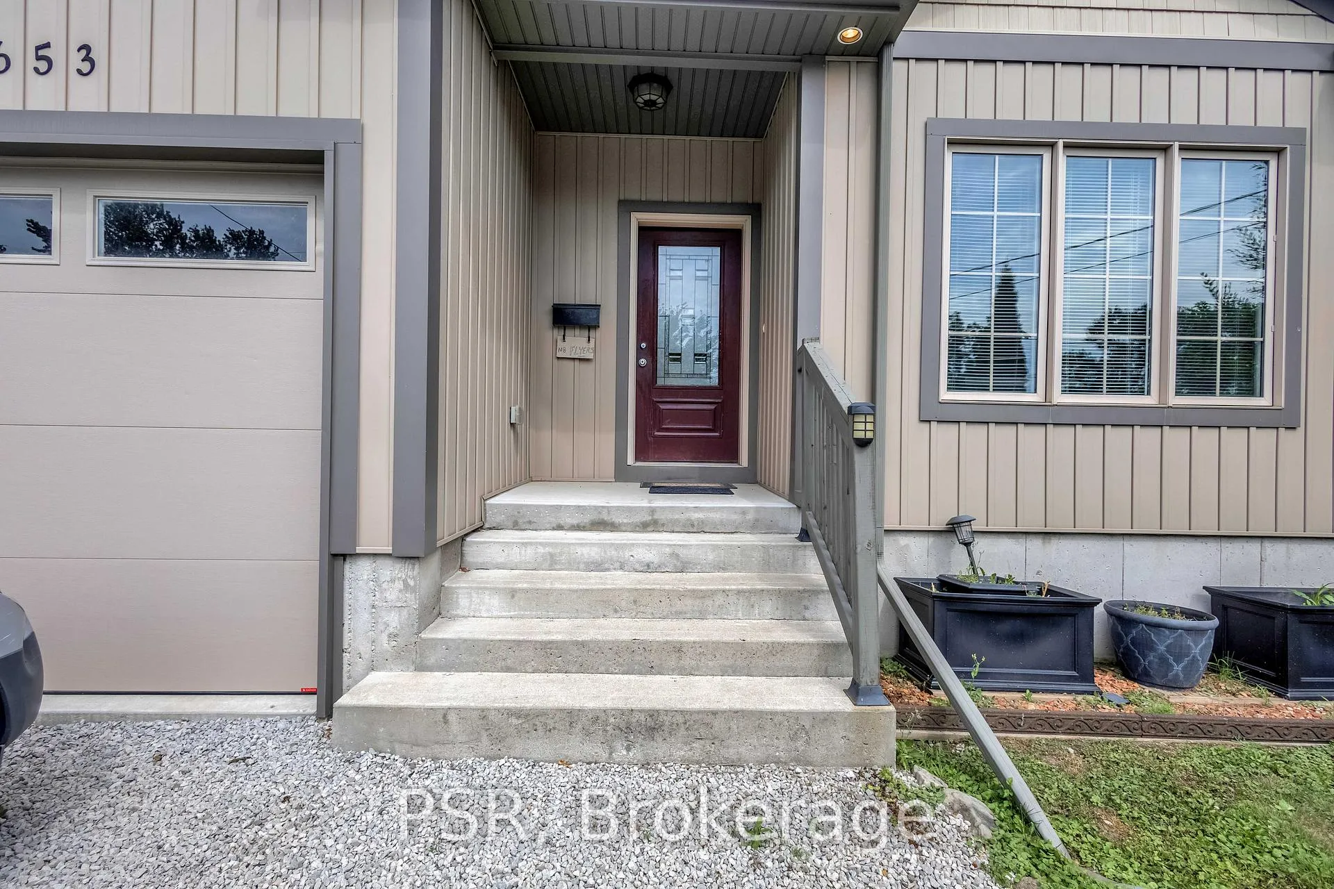 Photo 4 of 653 Deere Street, Welland, Lincoln/Crowland — HOMEH