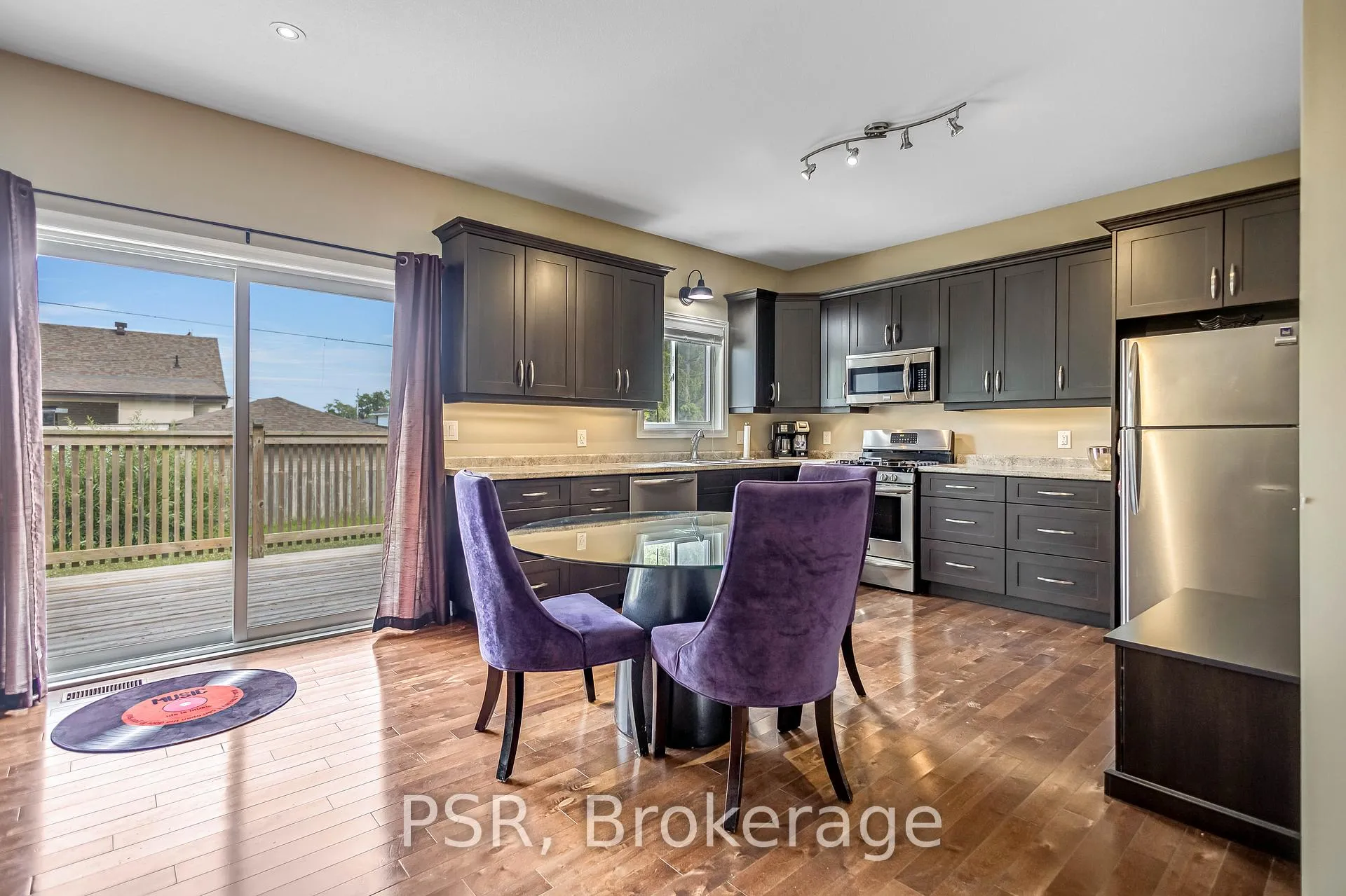 Photo 7 of 653 Deere Street, Welland, Lincoln/Crowland — HOMEH