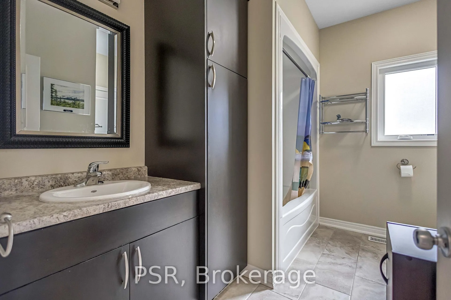 Photo 15 of 653 Deere Street, Welland, Lincoln/Crowland — HOMEH