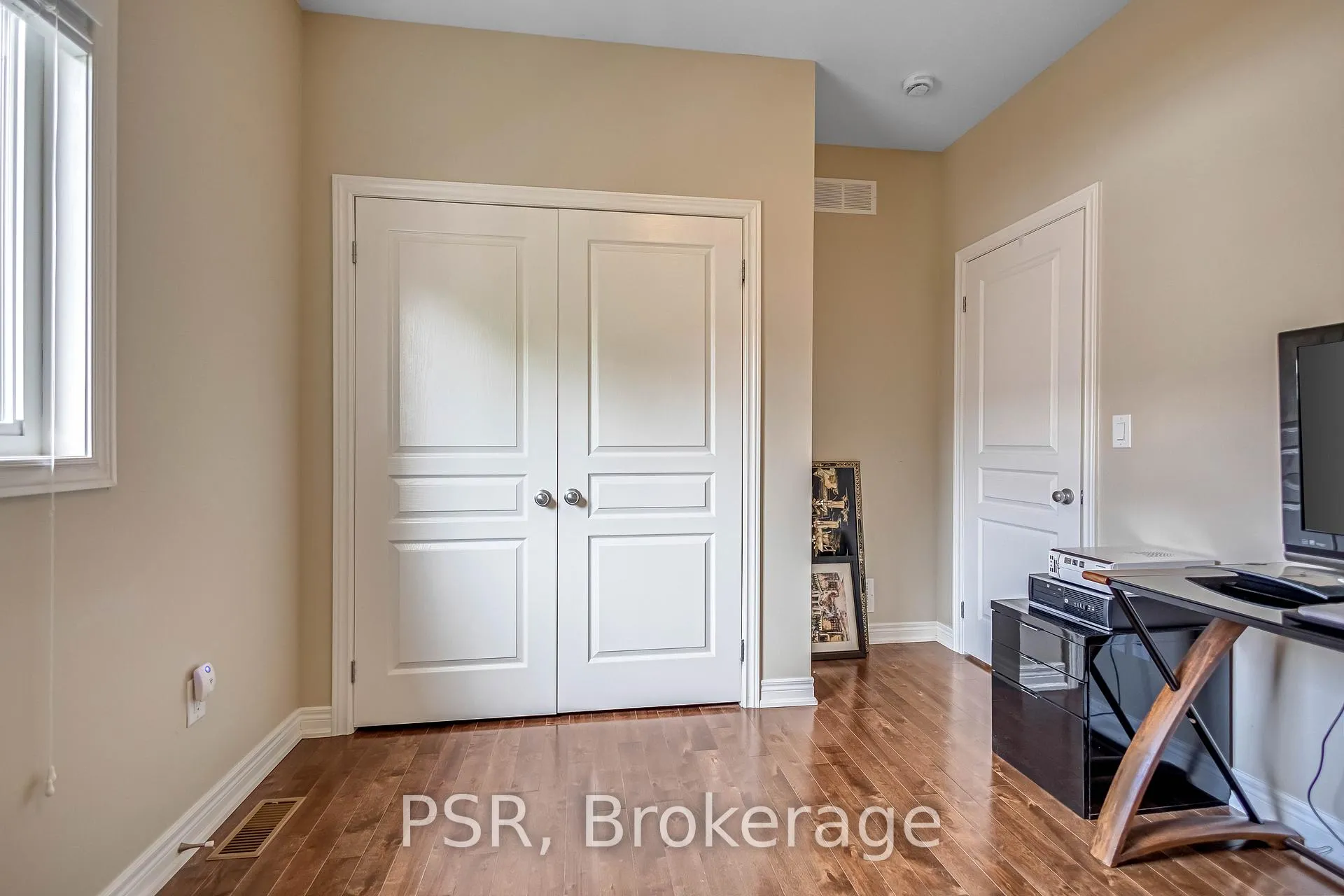 Photo 17 of 653 Deere Street, Welland, Lincoln/Crowland — HOMEH