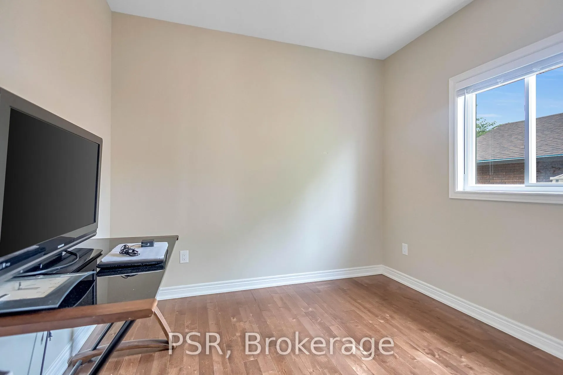 Photo 18 of 653 Deere Street, Welland, Lincoln/Crowland — HOMEH