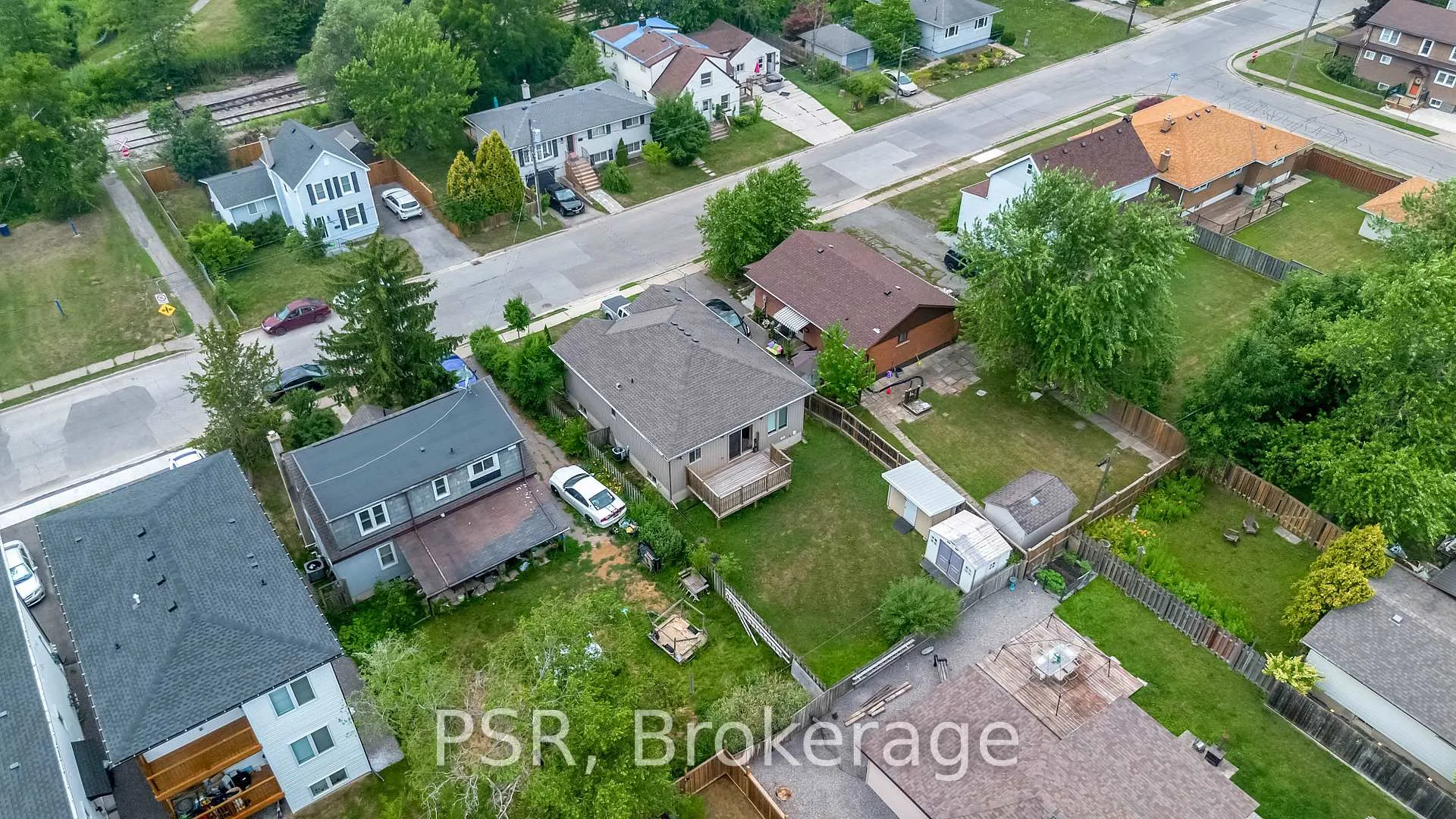 Photo 36 of 653 Deere Street, Welland, Lincoln/Crowland — HOMEH