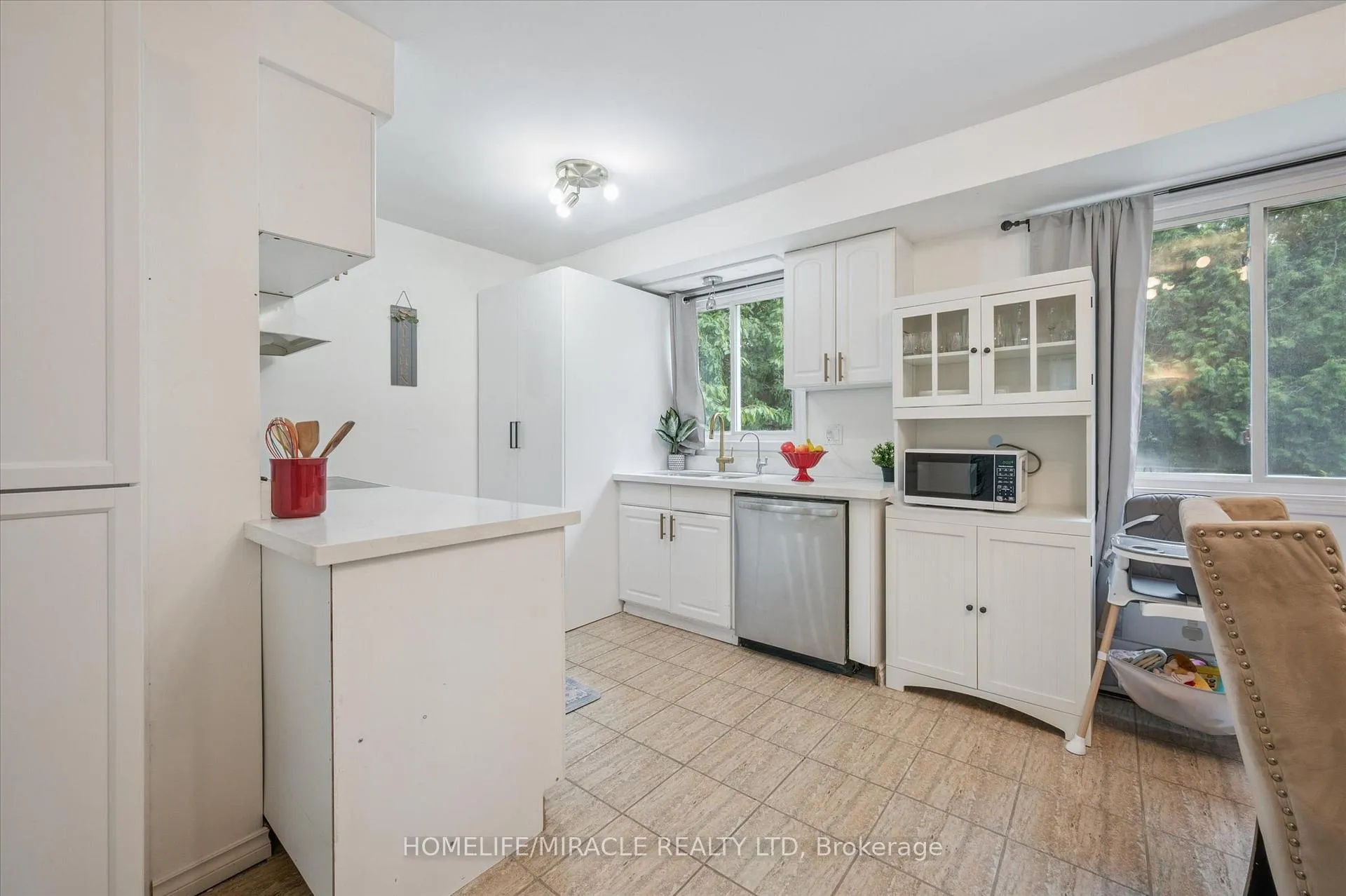 Photo 5 of 187 A Cedarvale Crescent, Waterloo — HOMEH