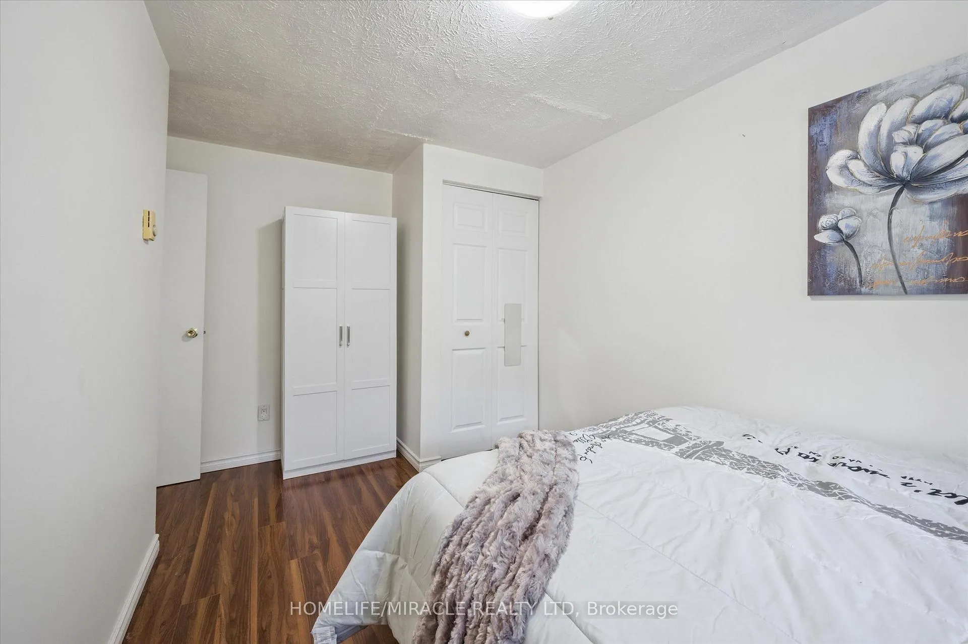 Photo 12 of 187 A Cedarvale Crescent, Waterloo — HOMEH