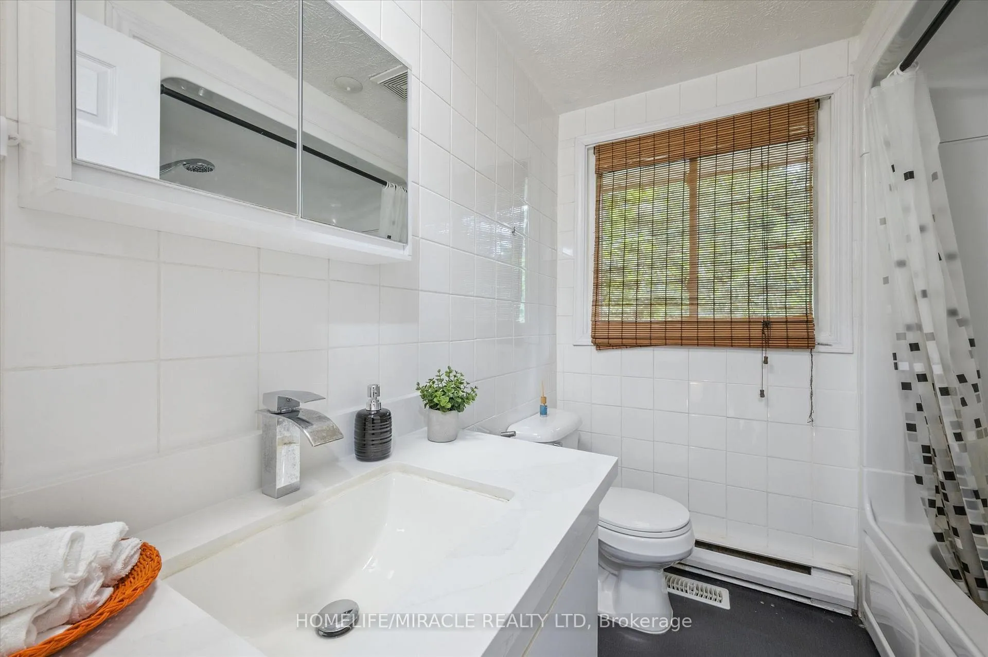 Photo 15 of 187 A Cedarvale Crescent, Waterloo — HOMEH