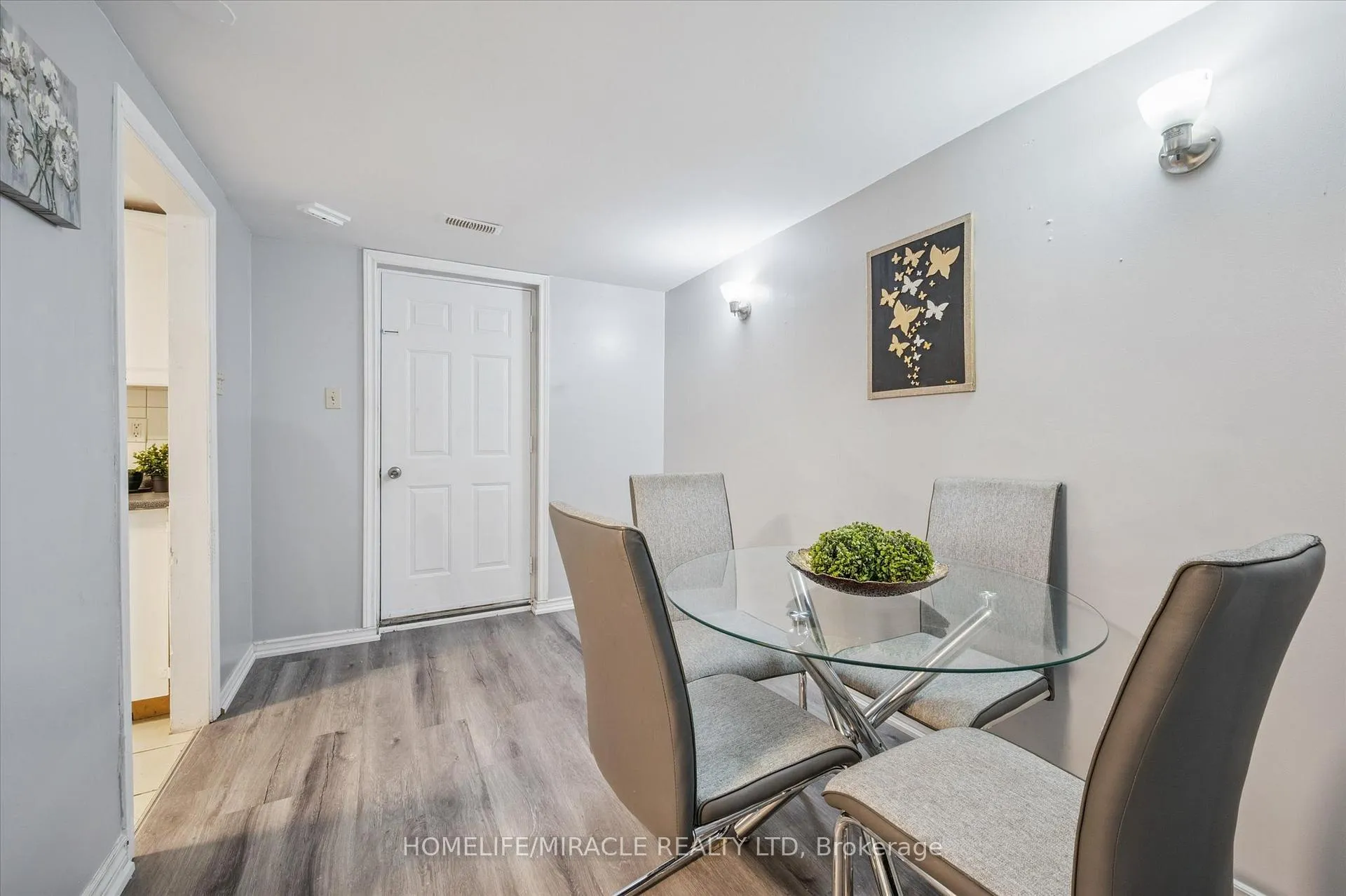 Photo 22 of 187 A Cedarvale Crescent, Waterloo — HOMEH