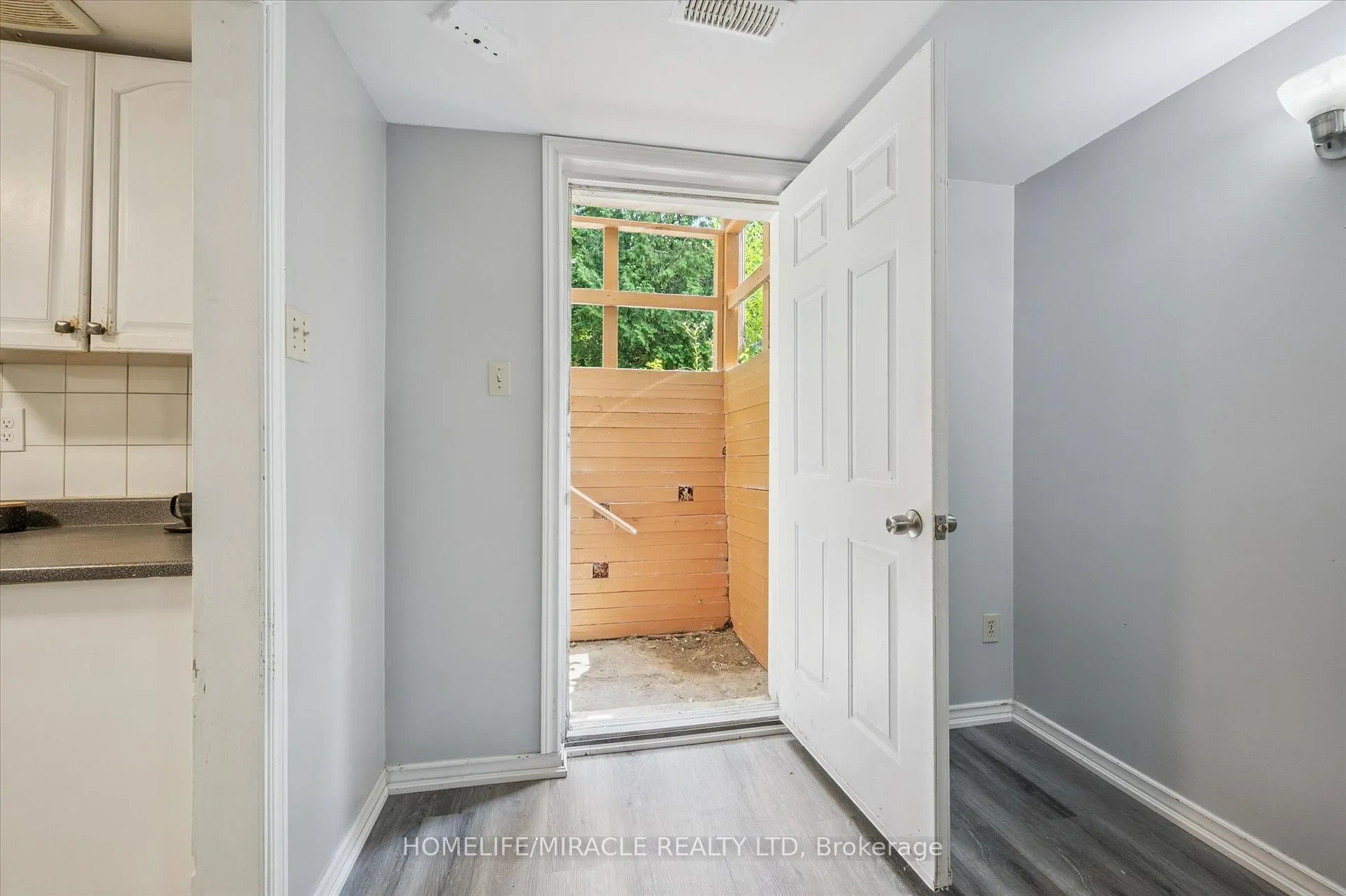 Photo 26 of 187 A Cedarvale Crescent, Waterloo — HOMEH
