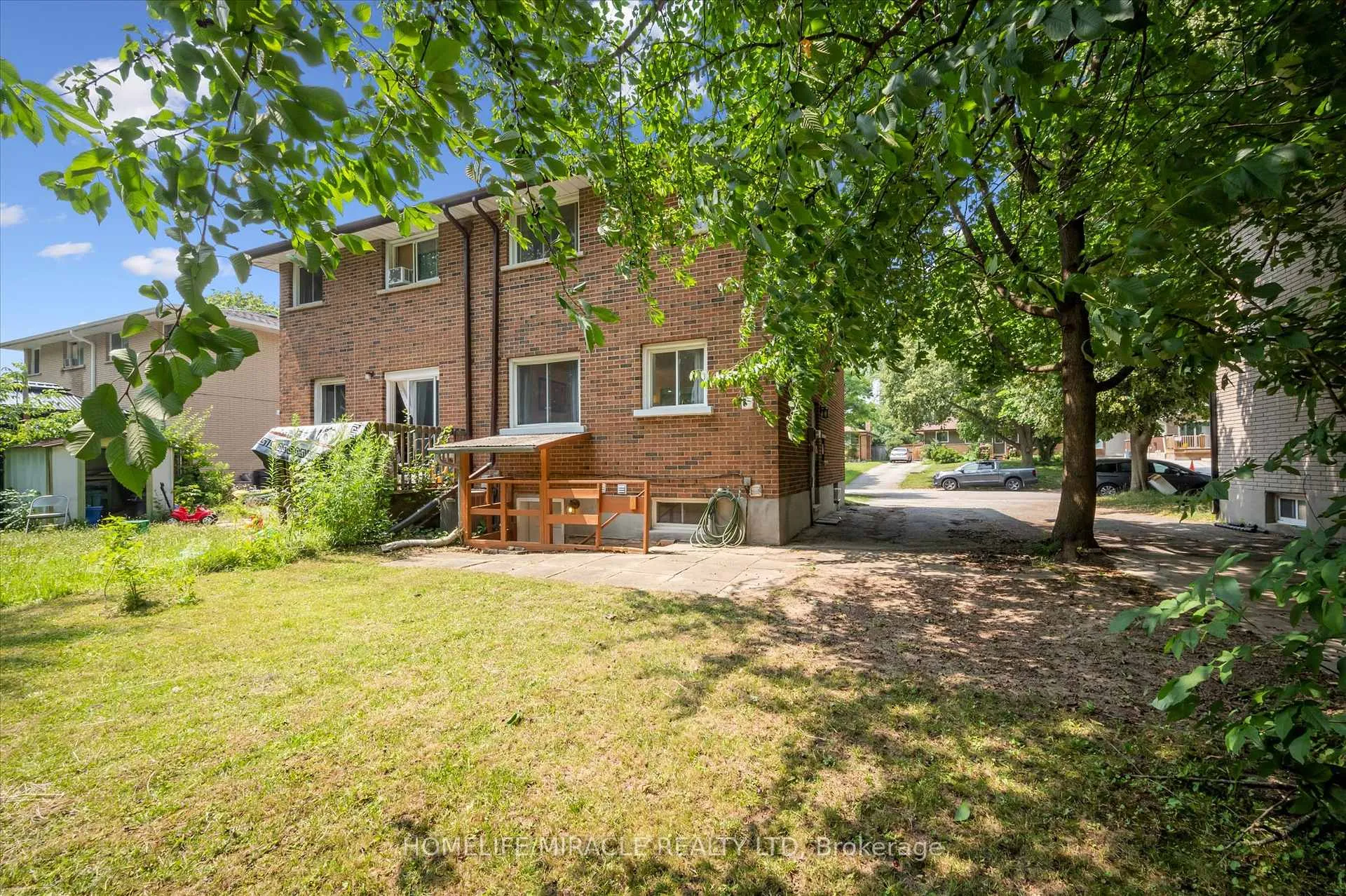Photo 33 of 187 A Cedarvale Crescent, Waterloo — HOMEH