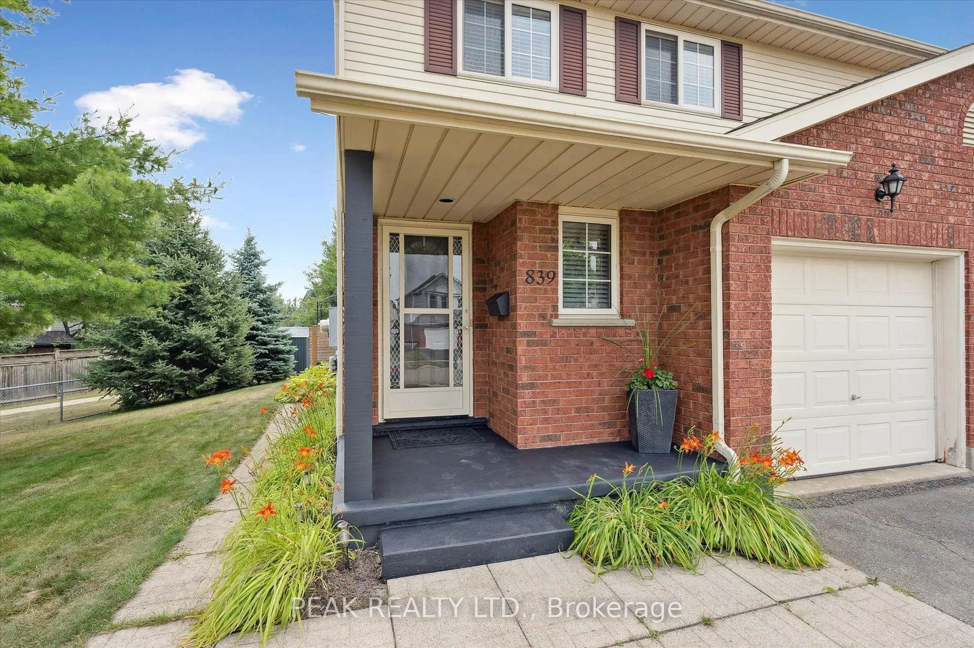 Photo 3 of 839 Fairway Crescent, Kitchener — HOMEH
