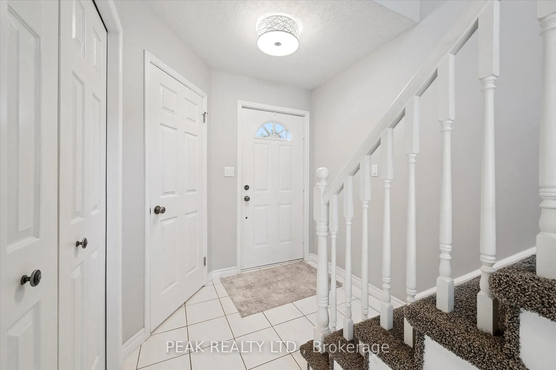 Photo 4 of 839 Fairway Crescent, Kitchener — HOMEH