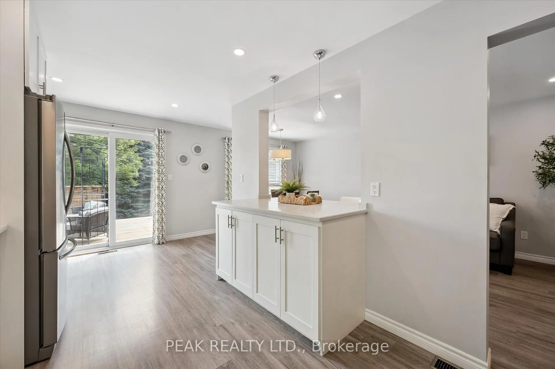 Photo 8 of 839 Fairway Crescent, Kitchener — HOMEH