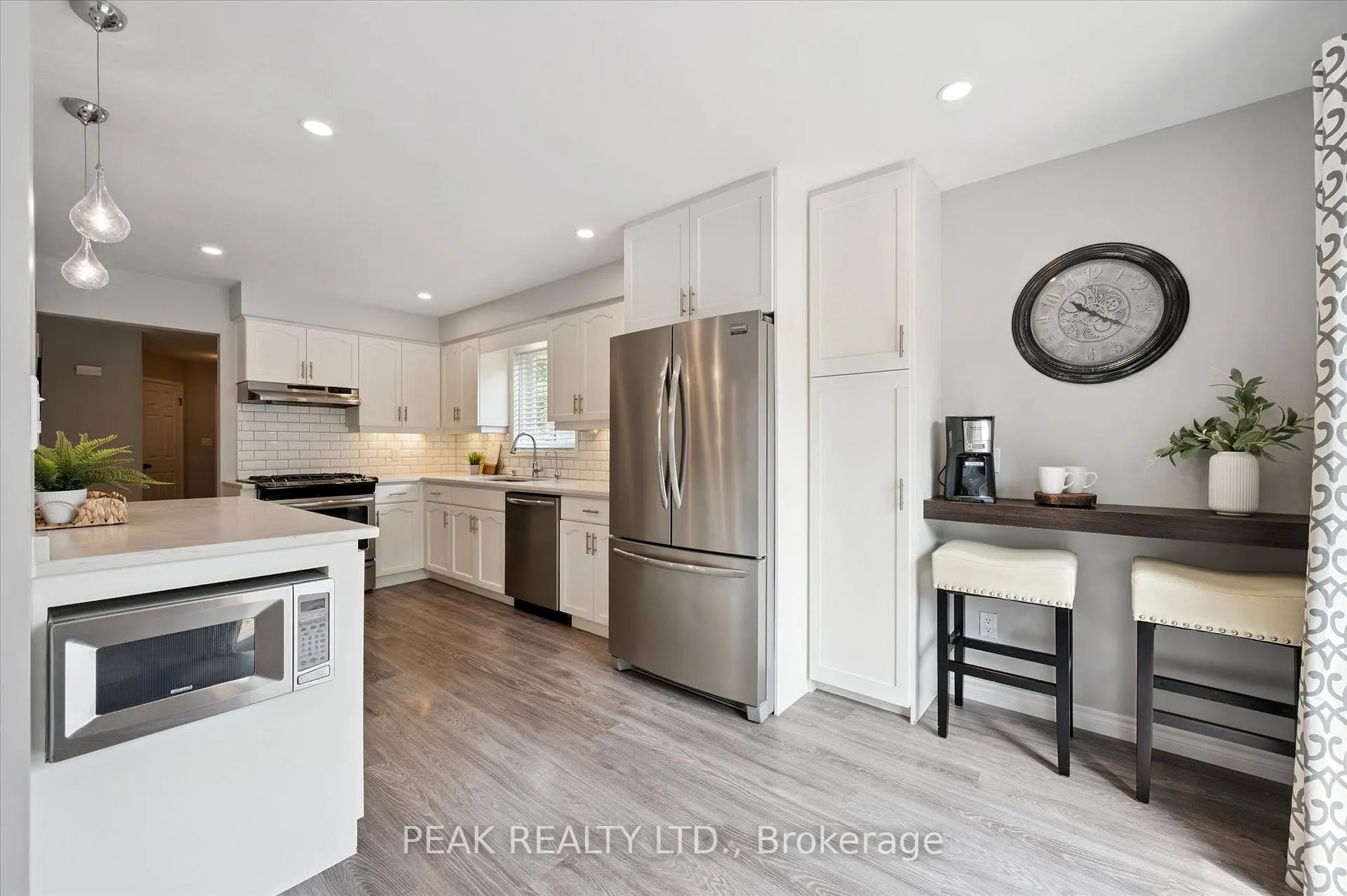Photo 9 of 839 Fairway Crescent, Kitchener — HOMEH