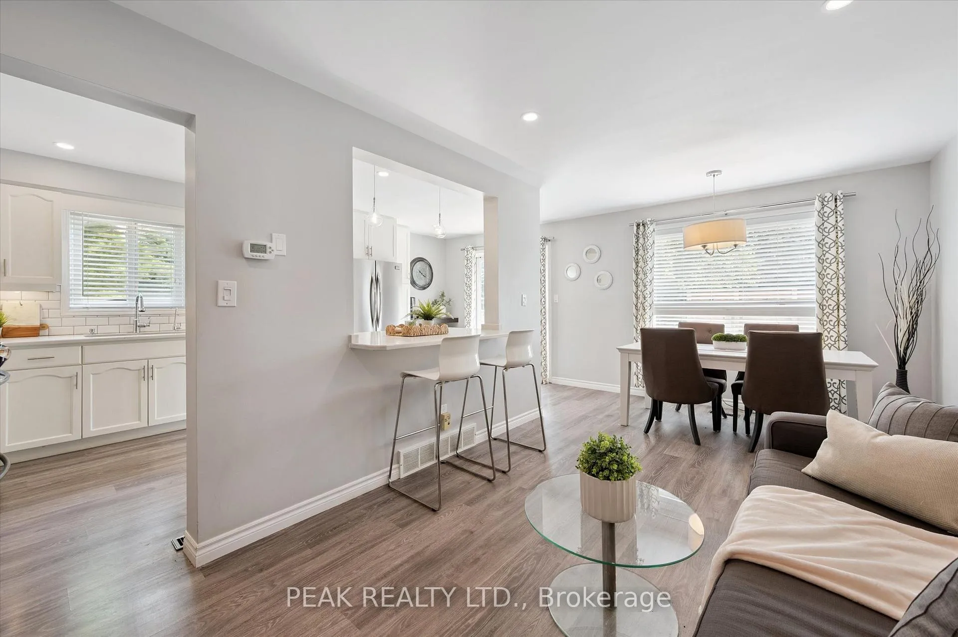 Photo 12 of 839 Fairway Crescent, Kitchener — HOMEH