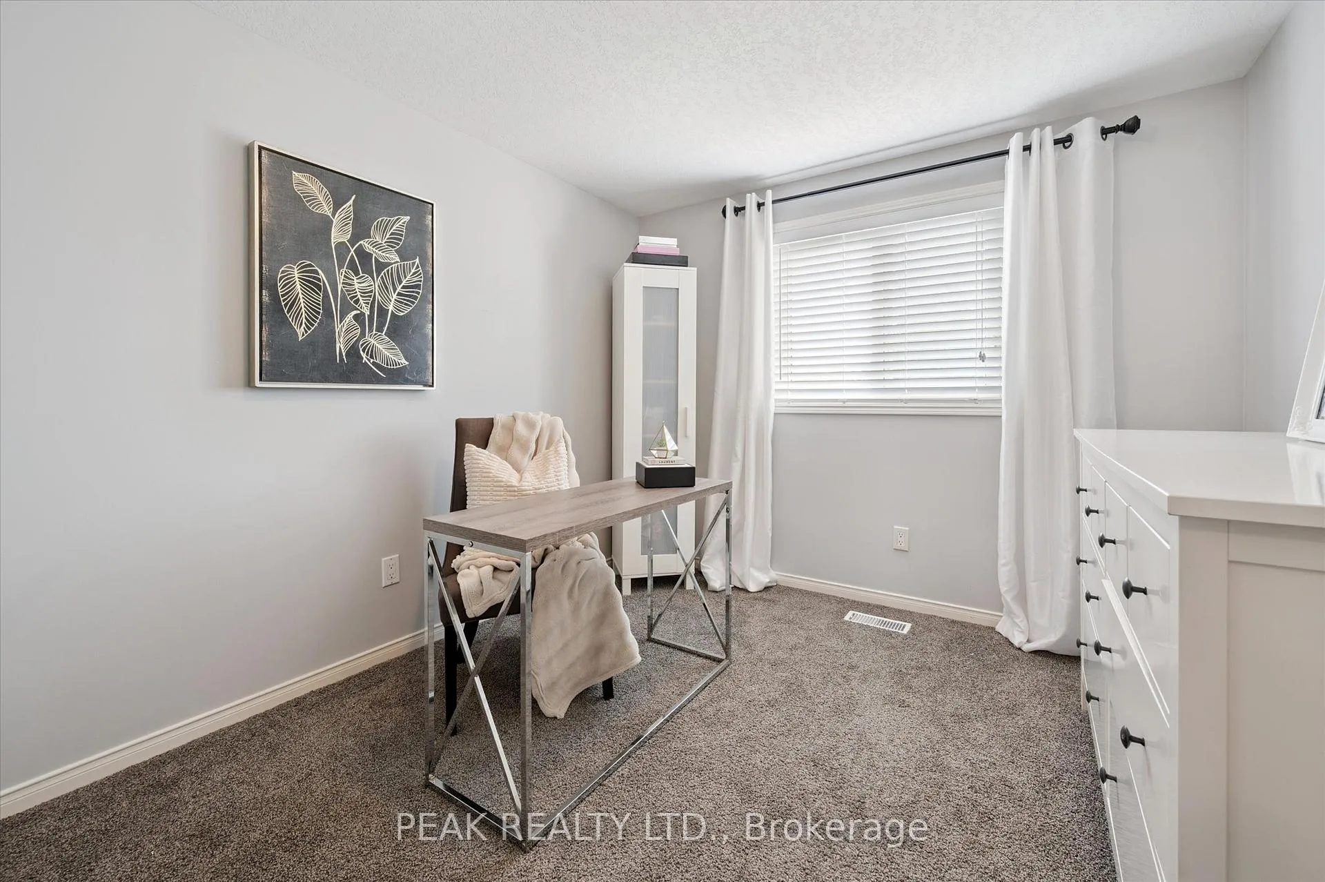 Photo 24 of 839 Fairway Crescent, Kitchener — HOMEH