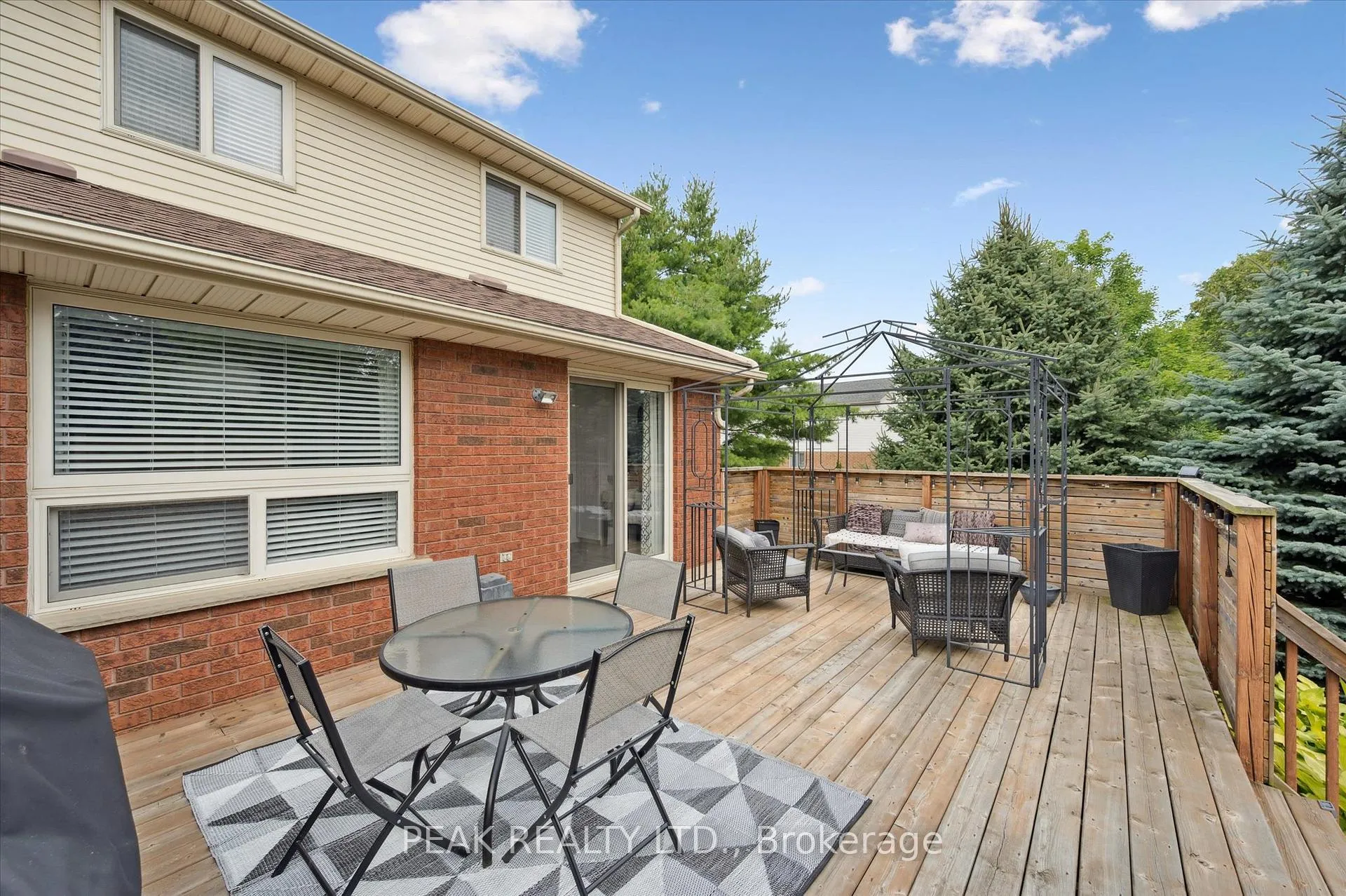 Photo 35 of 839 Fairway Crescent, Kitchener — HOMEH