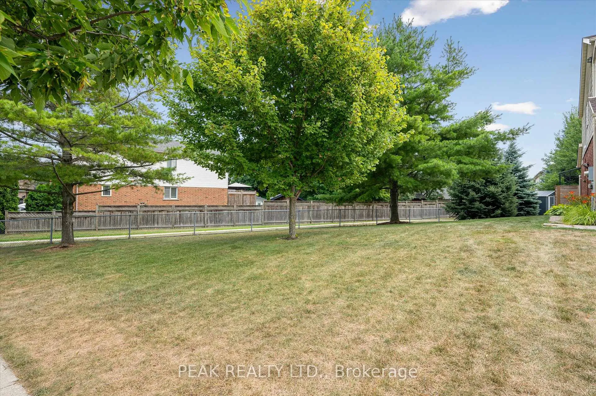 Photo 40 of 839 Fairway Crescent, Kitchener — HOMEH