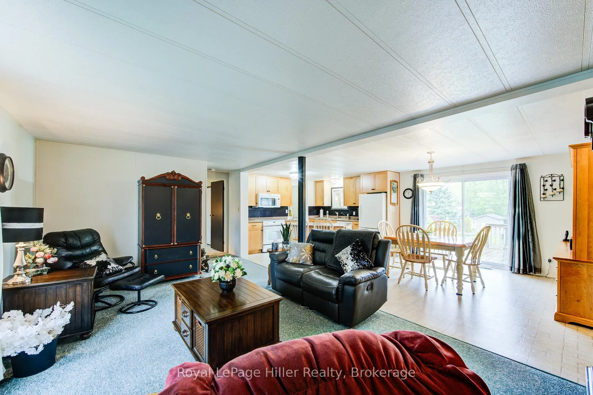 Photo 7 of 235 Hickory Lane, Perth East, Crystal Lake — HOMEH