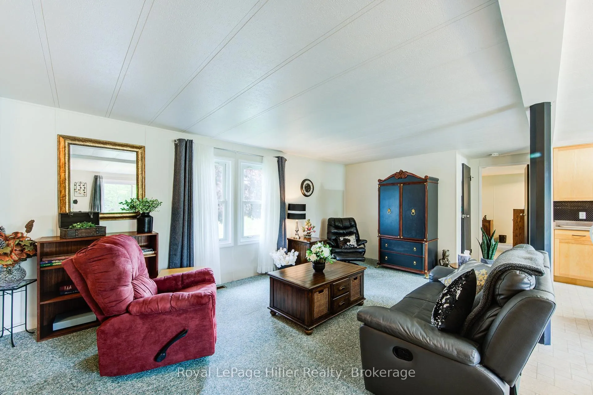 Photo 8 of 235 Hickory Lane, Perth East, Crystal Lake — HOMEH