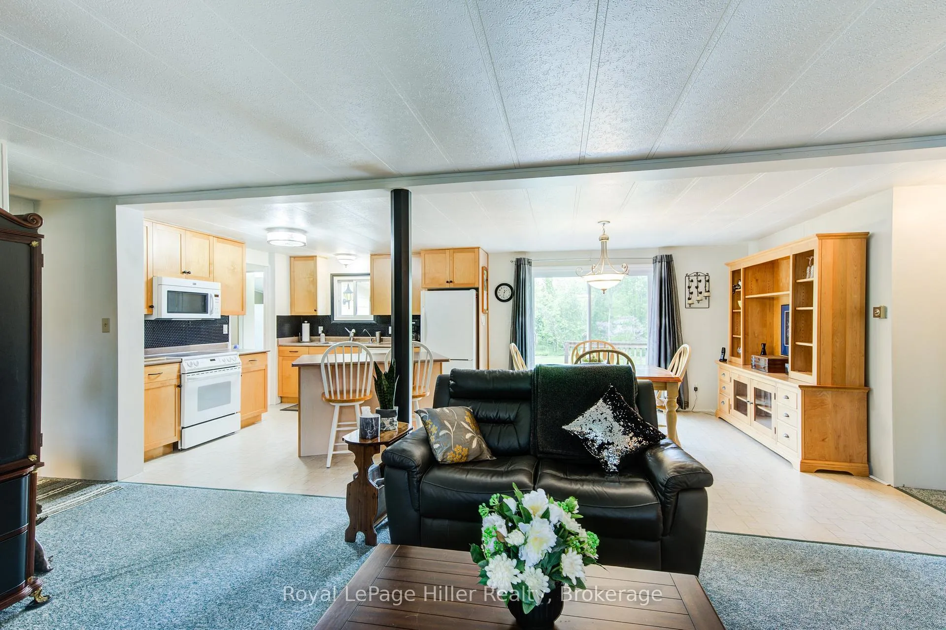 Photo 9 of 235 Hickory Lane, Perth East, Crystal Lake — HOMEH