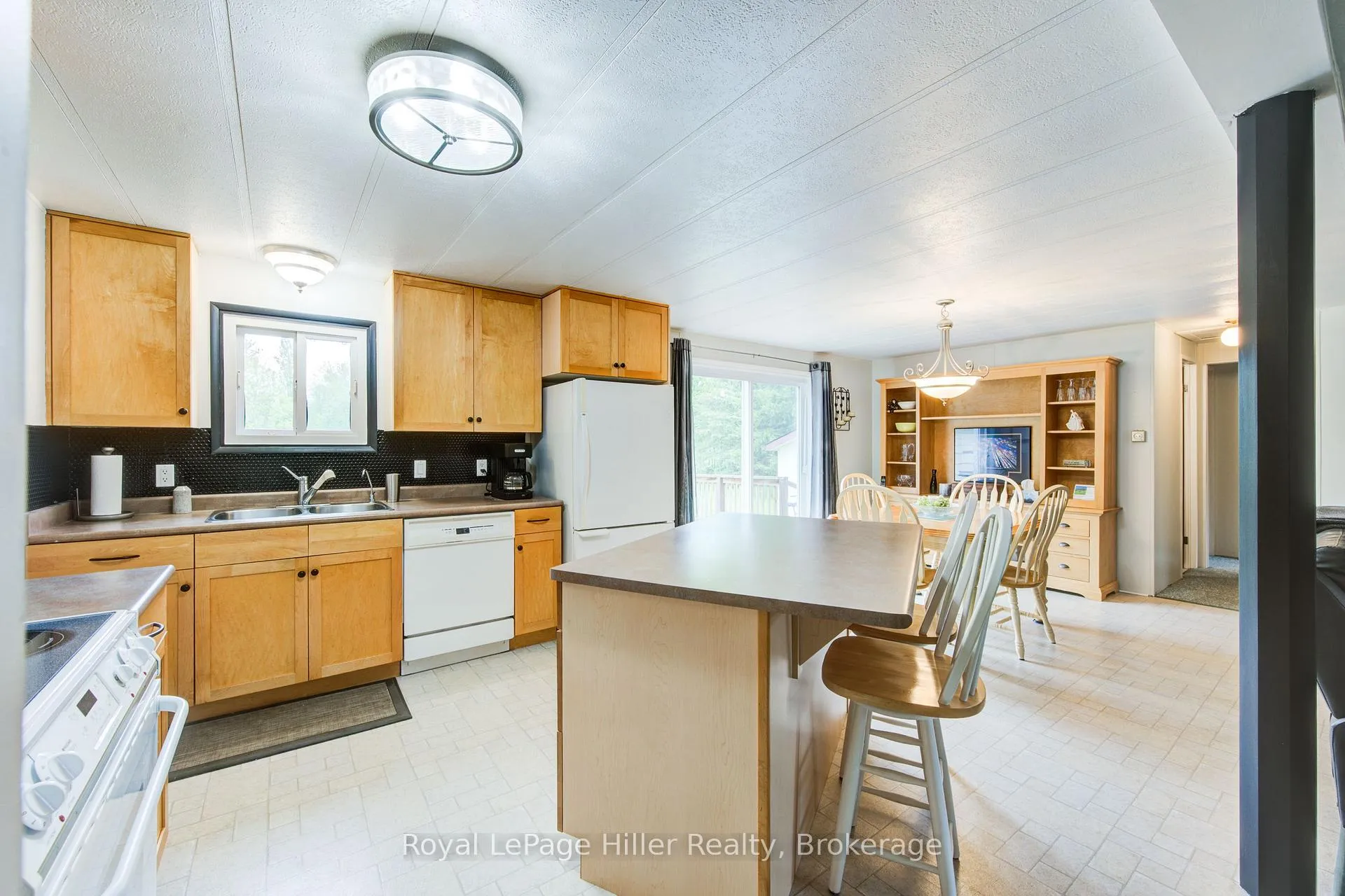 Photo 13 of 235 Hickory Lane, Perth East, Crystal Lake — HOMEH