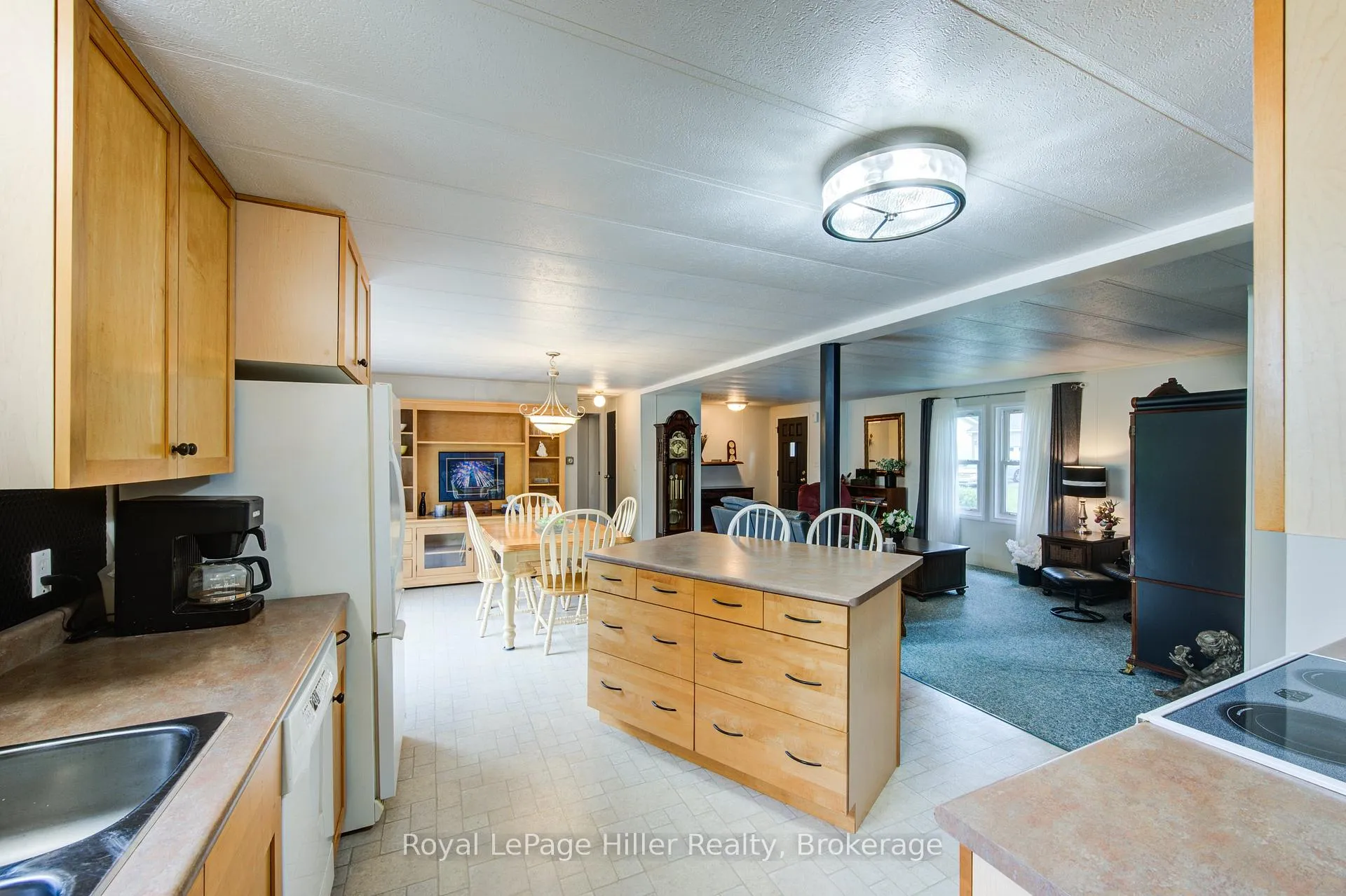 Photo 15 of 235 Hickory Lane, Perth East, Crystal Lake — HOMEH